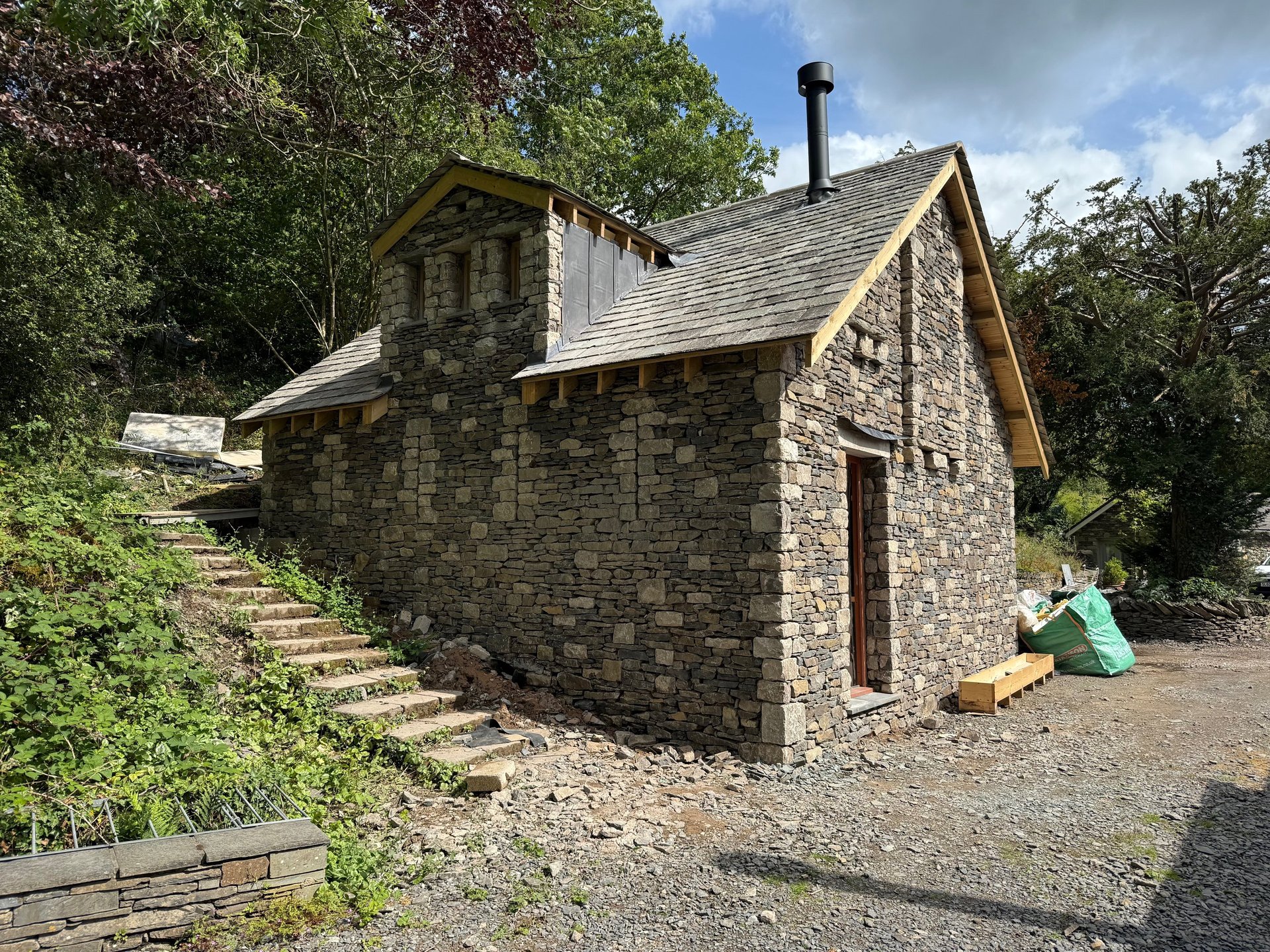black and white bed linen