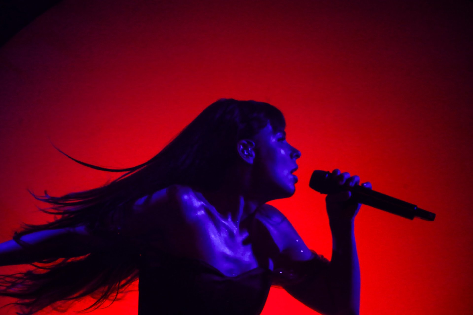 black and white bed linen