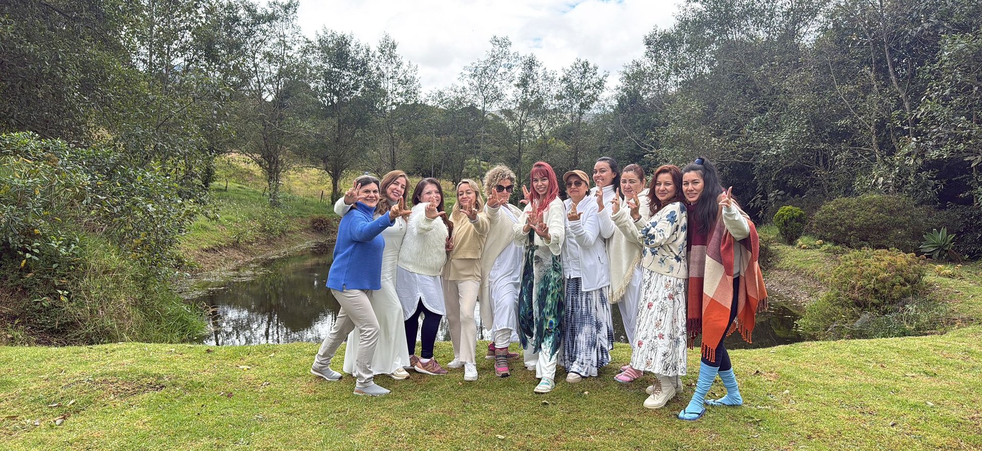 Grupo Aaru en retiro espiritual en cota cundinamarca