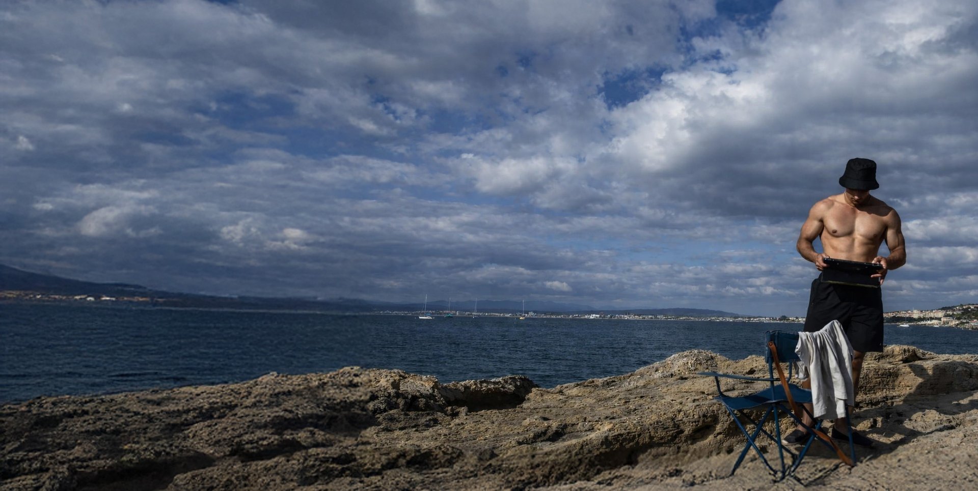 black and white bed linen