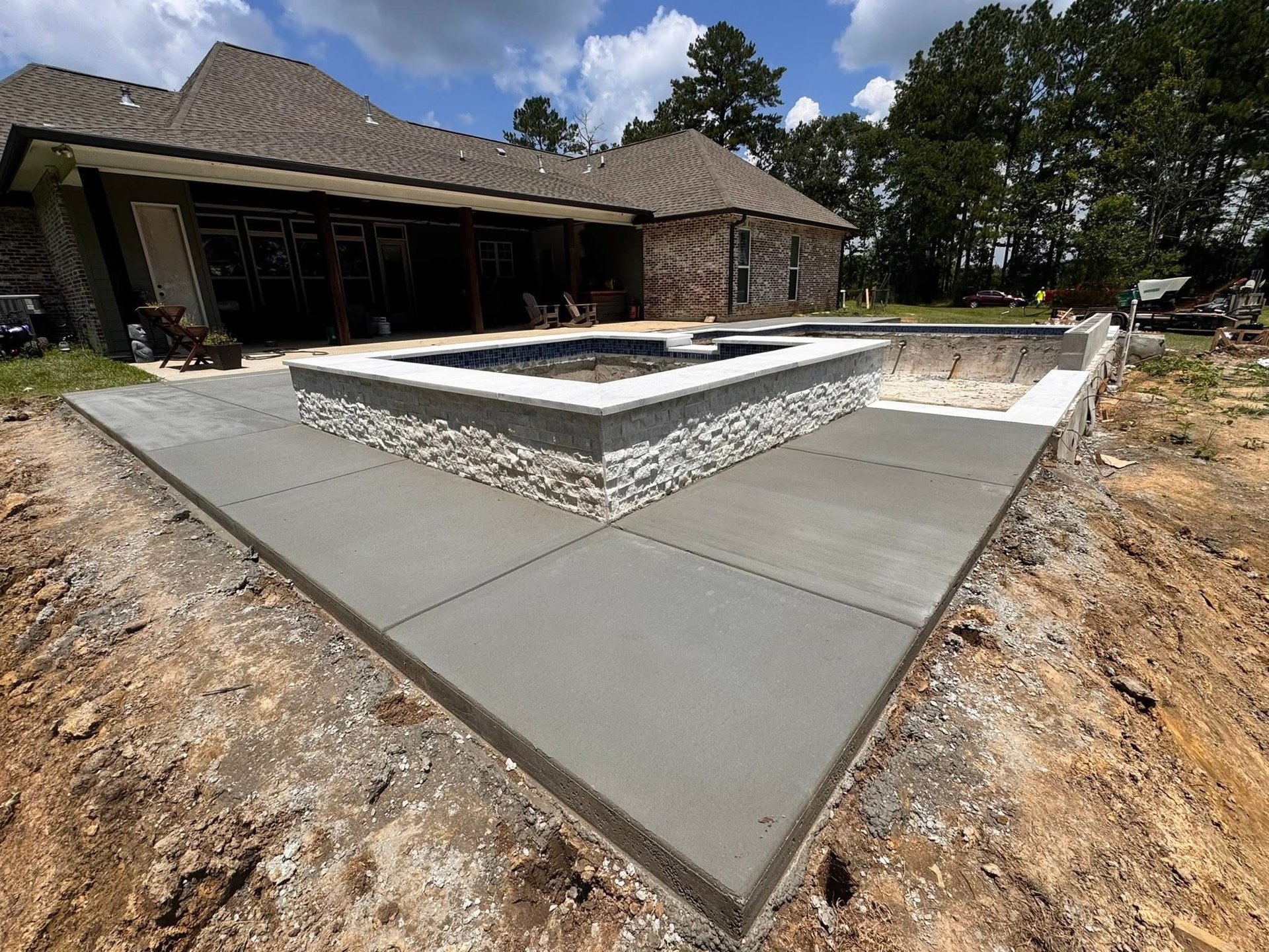 gray computer monitor