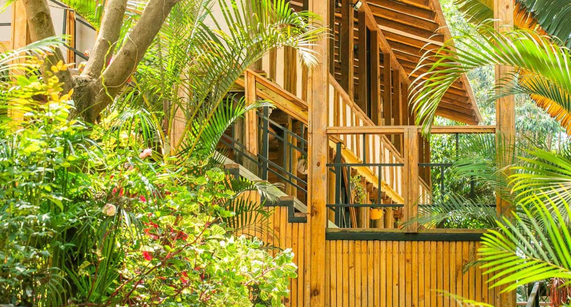 black and white bed linen