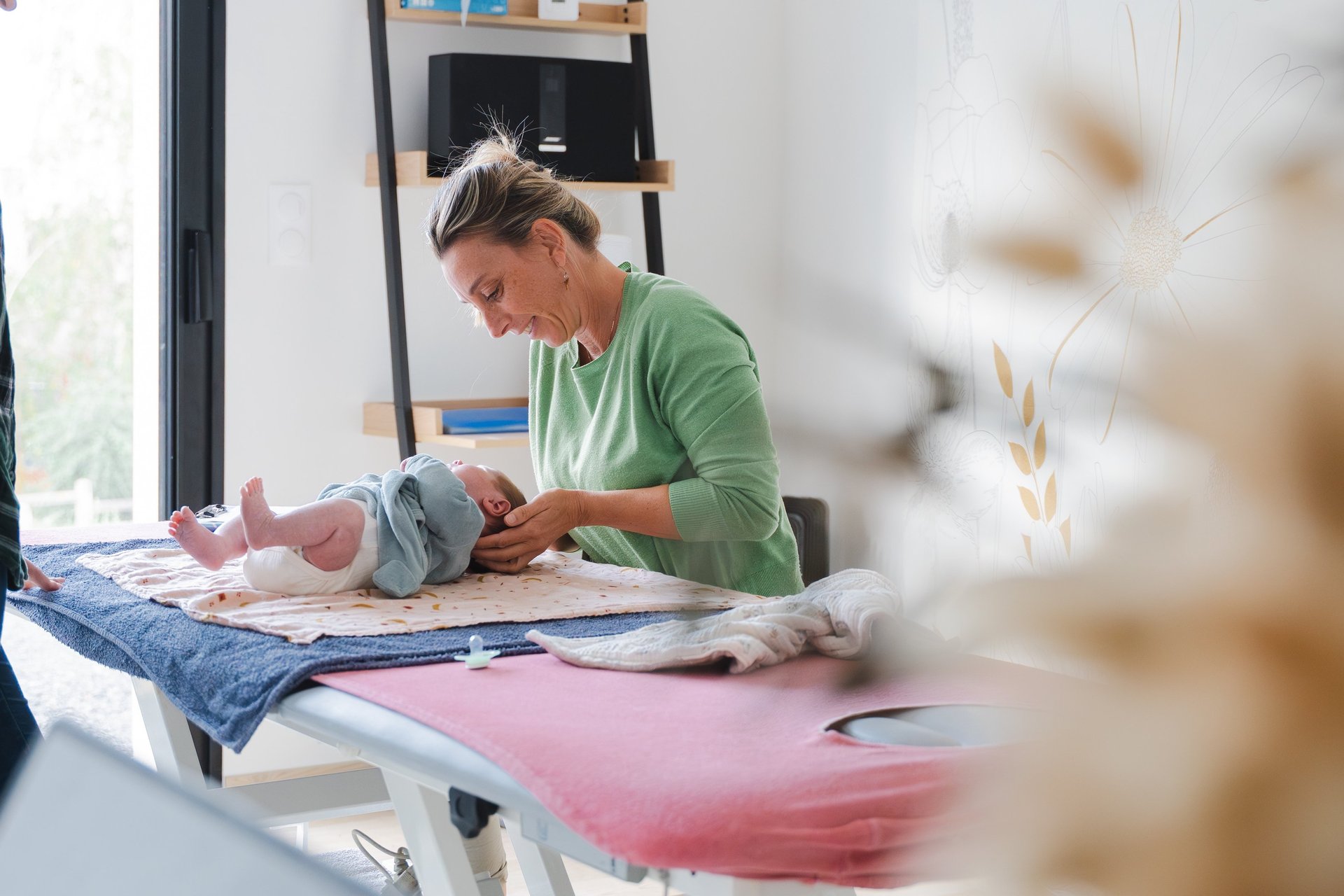 black and white bed linen