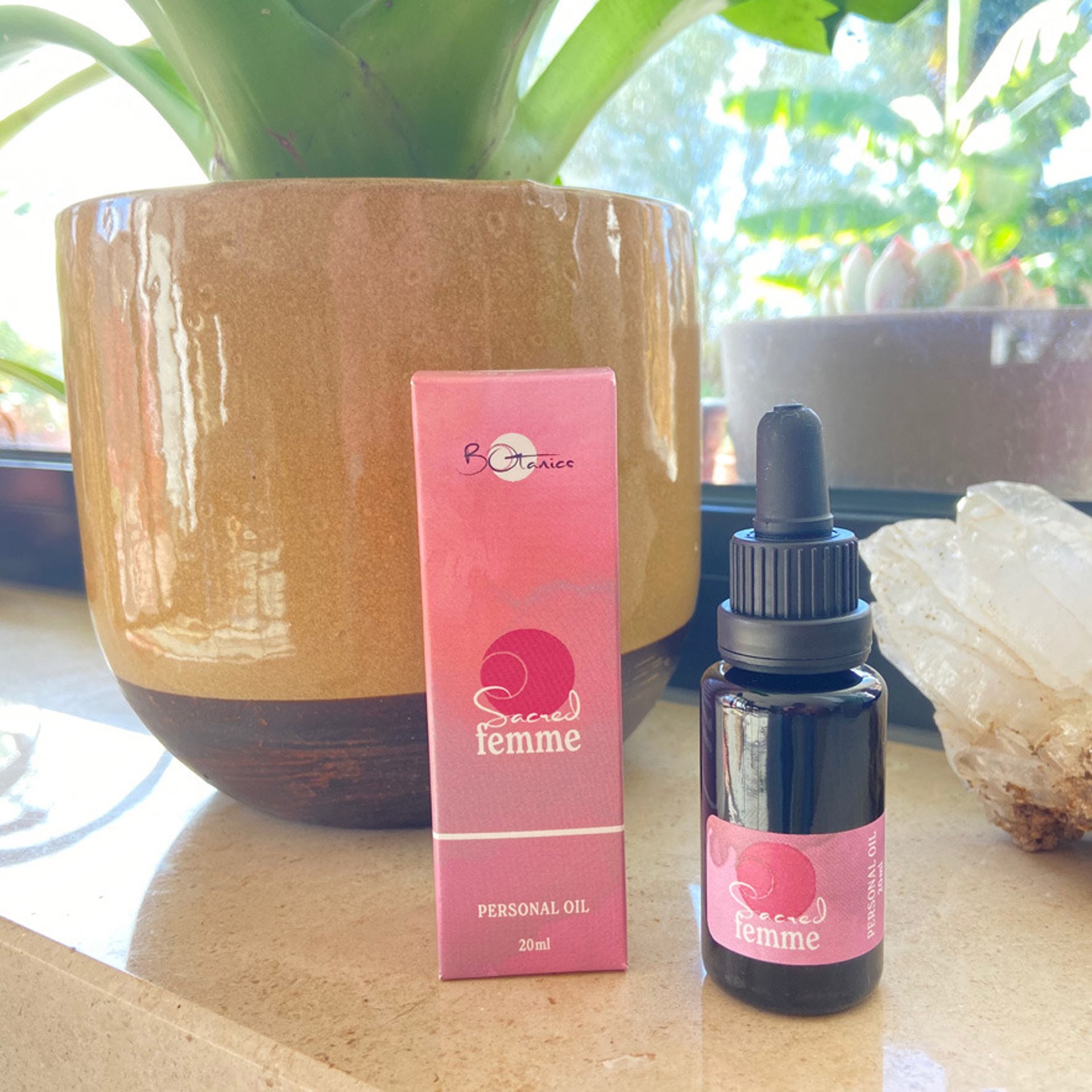 20ml personal oil box in bright light