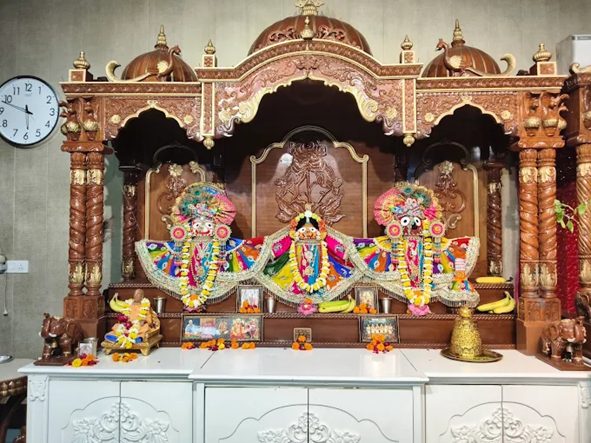 black and white bed linen