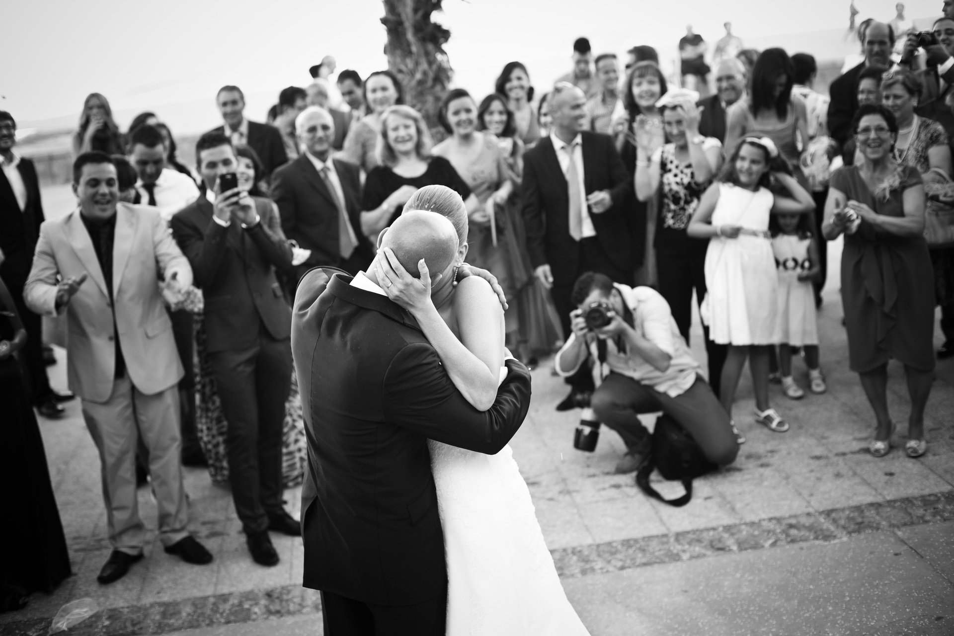 black and white bed linen