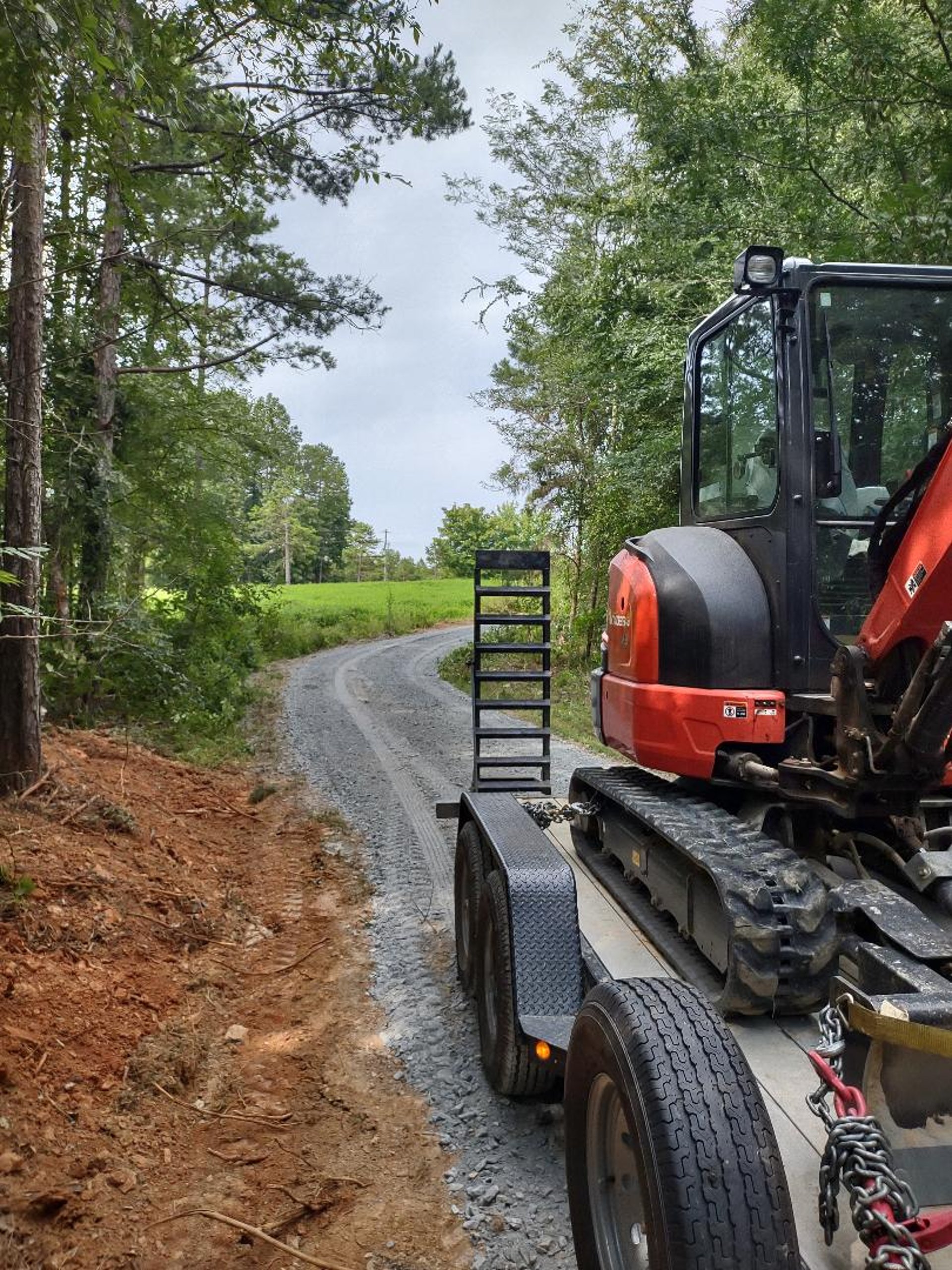 gray computer monitor