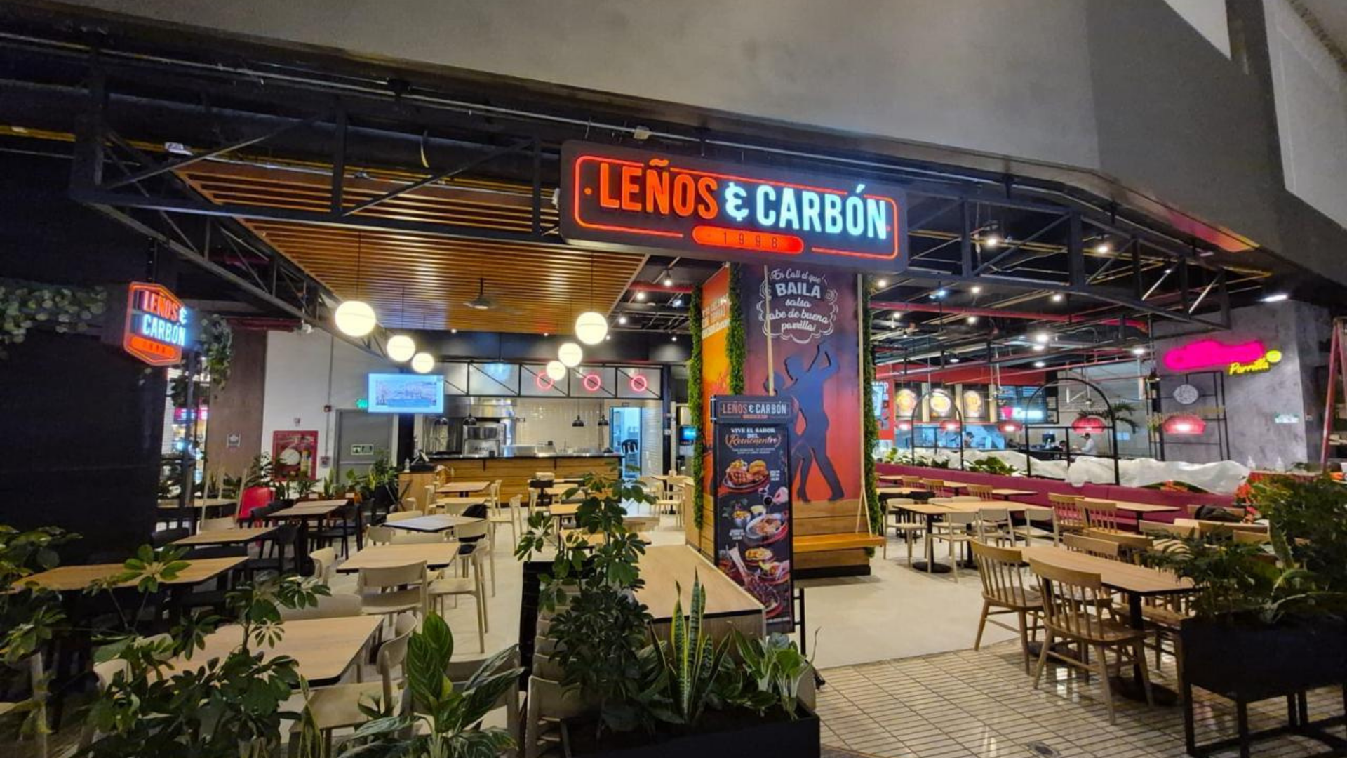 gray computer monitor