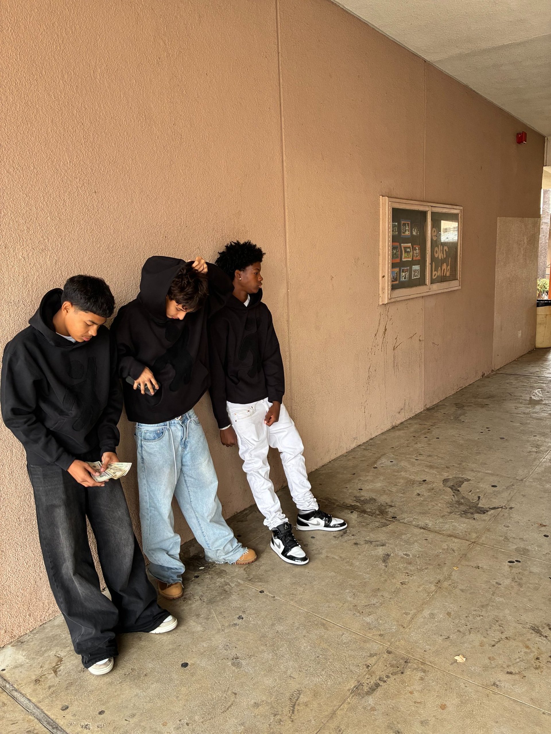 black and white bed linen