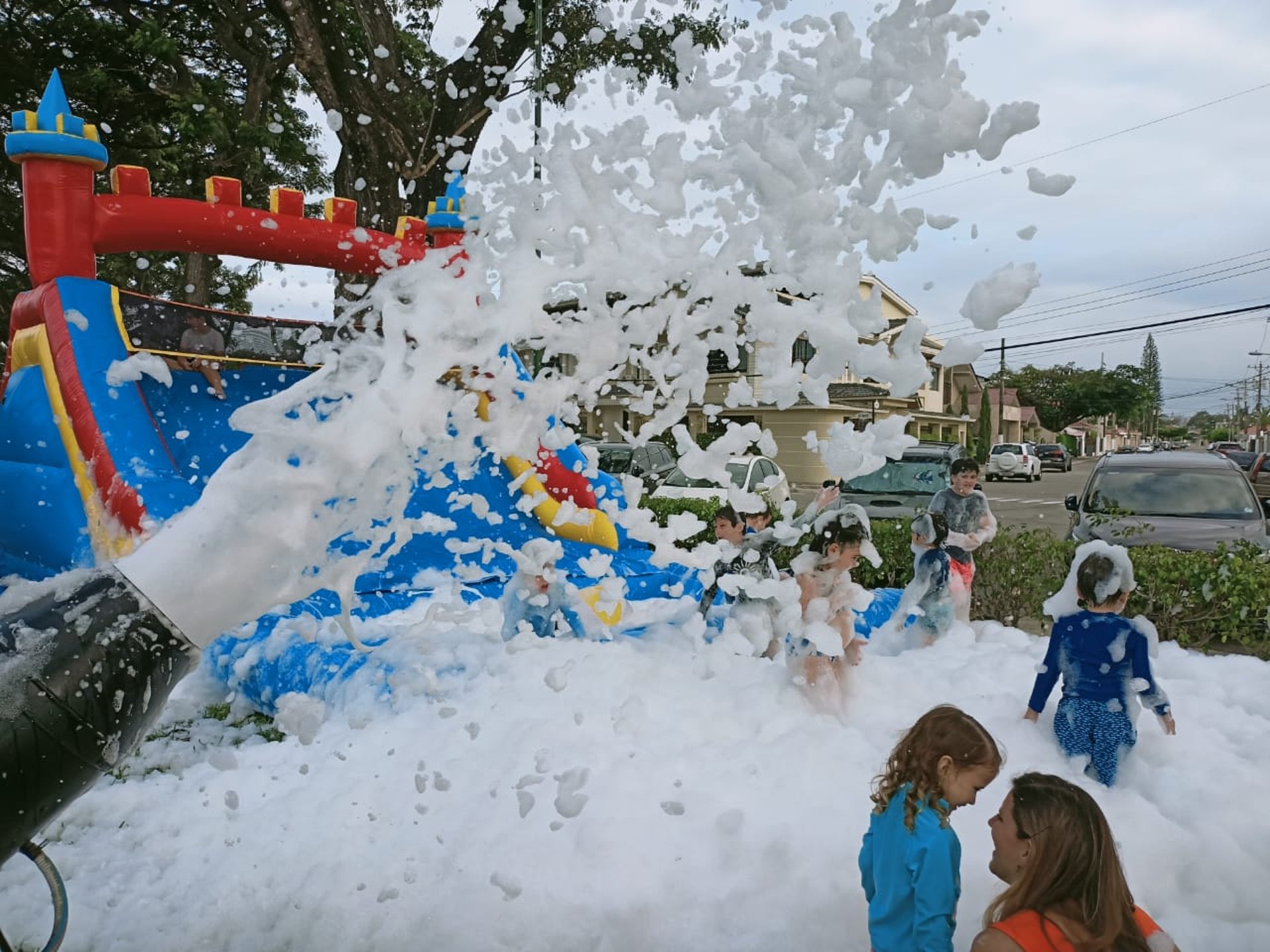 black and white bed linen