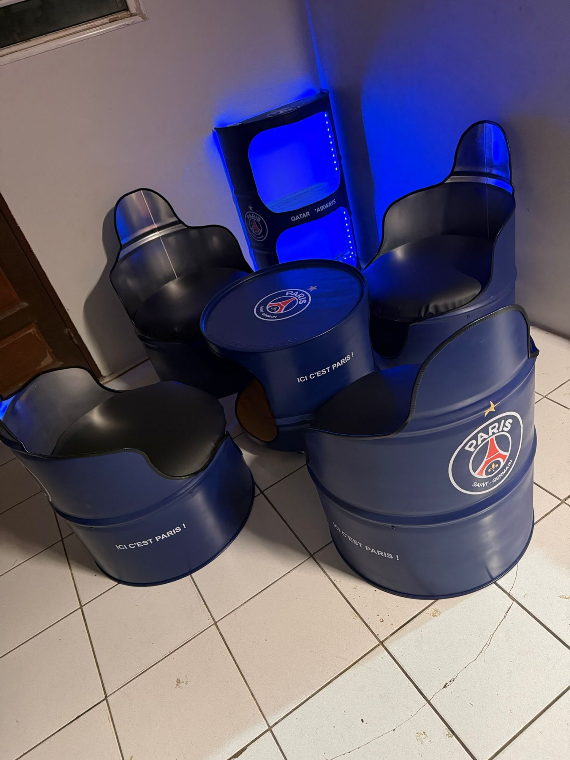 black and white bed linen