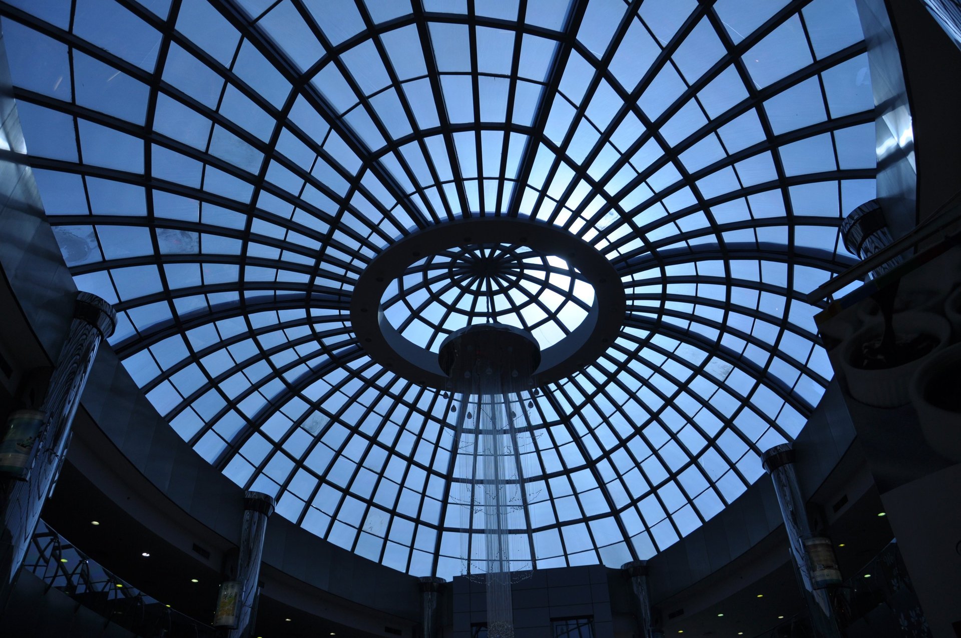 gray computer monitor