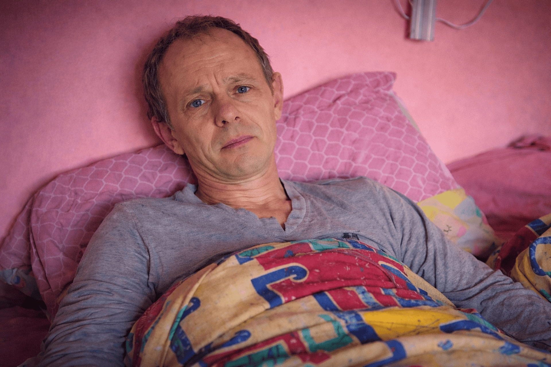 black and white bed linen