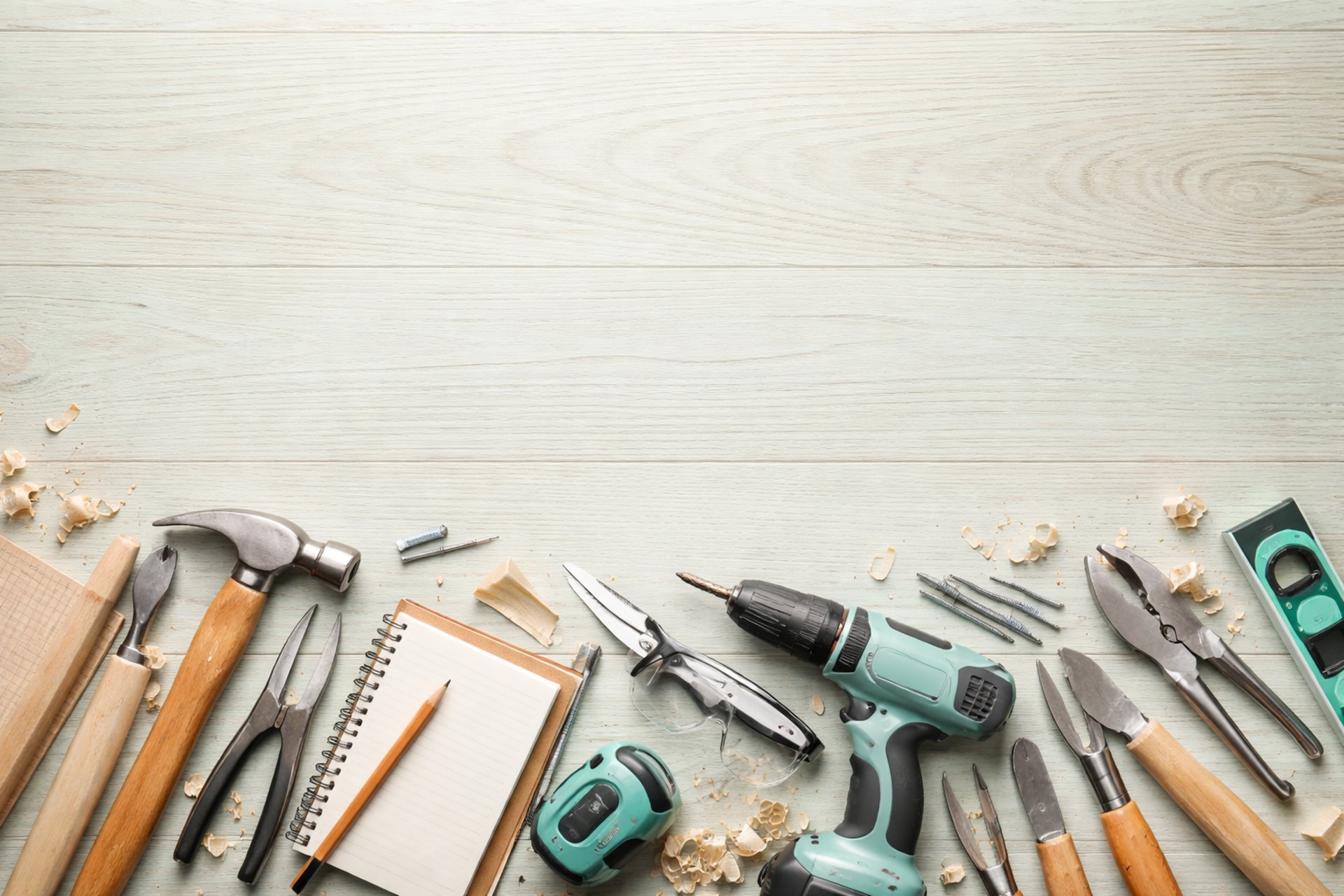 gray computer monitor