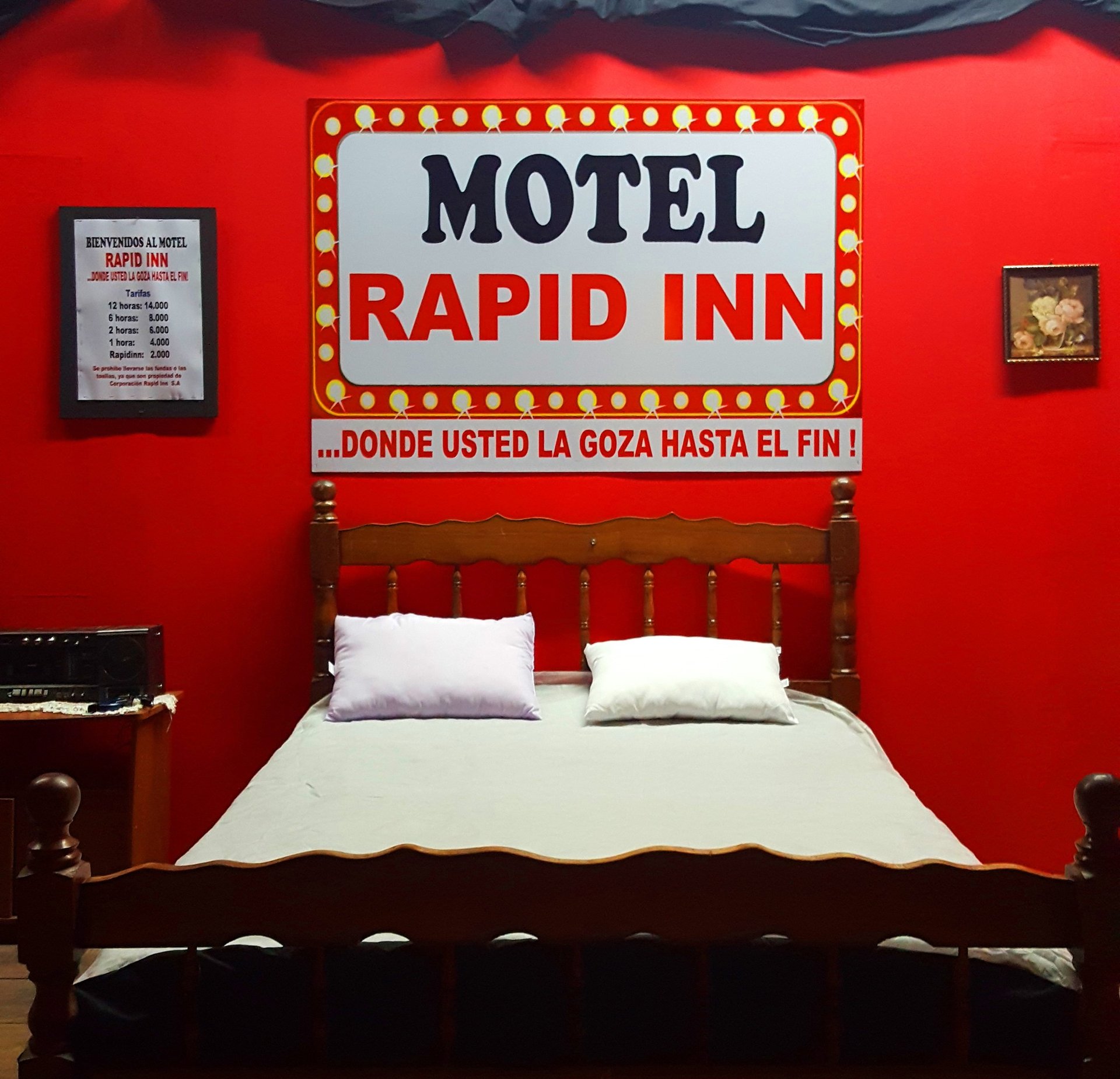 black and white bed linen