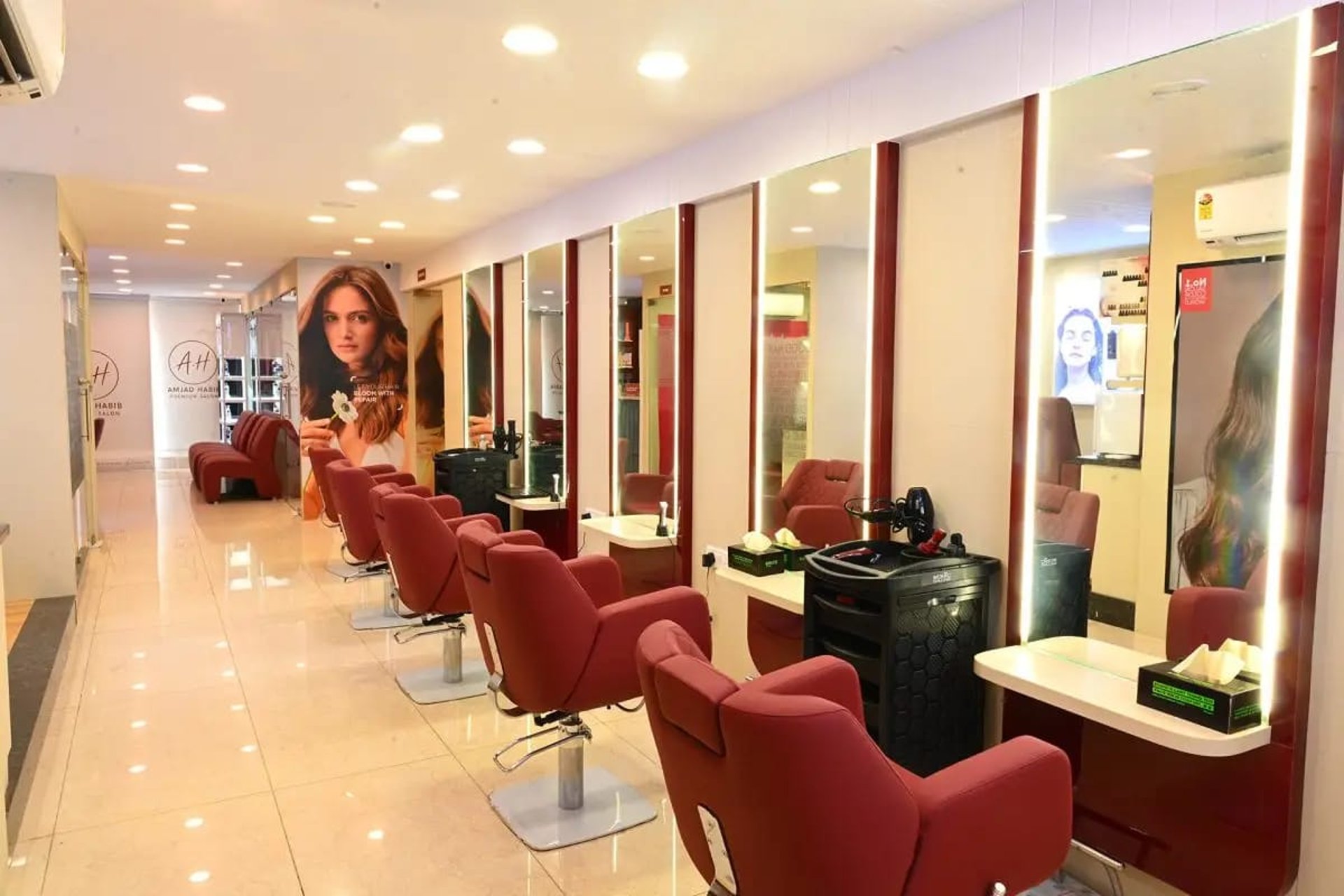 black and white bed linen