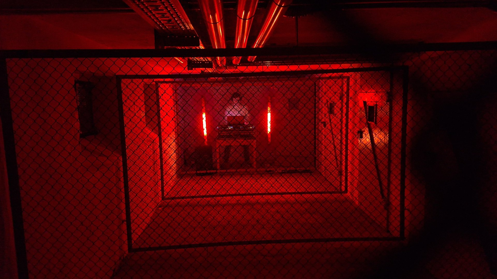 black and white bed linen