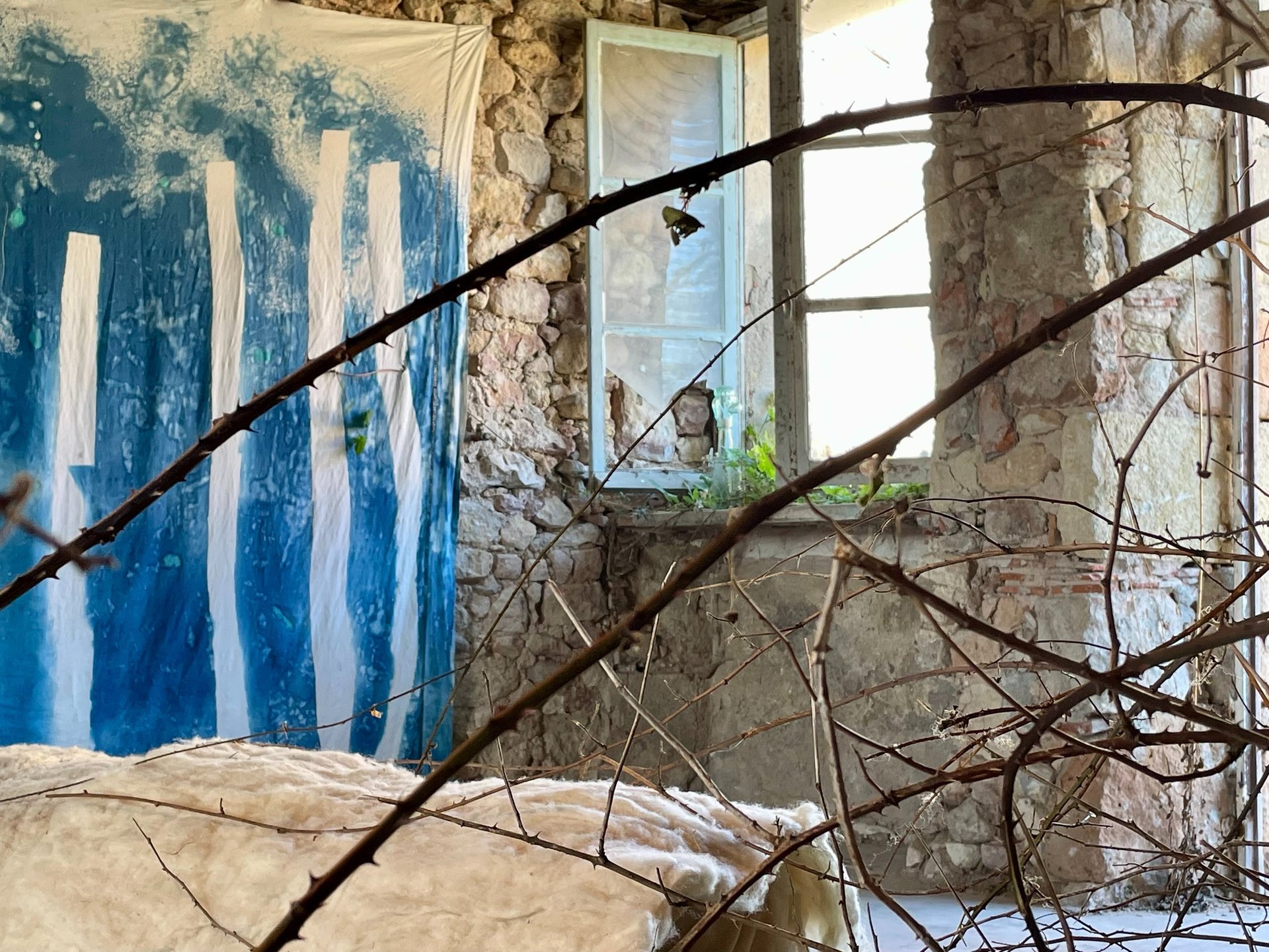 black and white bed linen