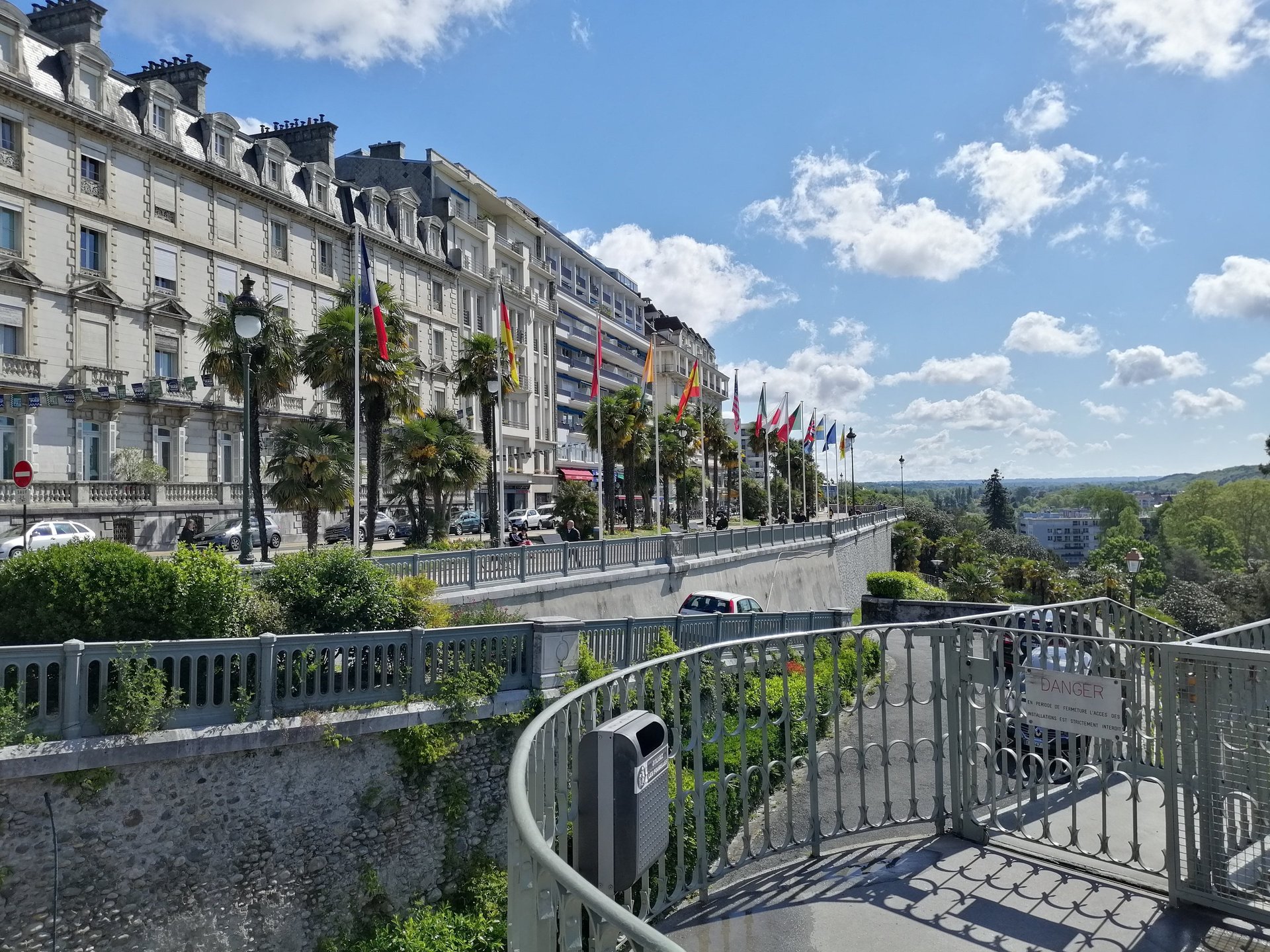 Photo du boulevard de Pau 64, vu sur le boulevard des Pyrénées