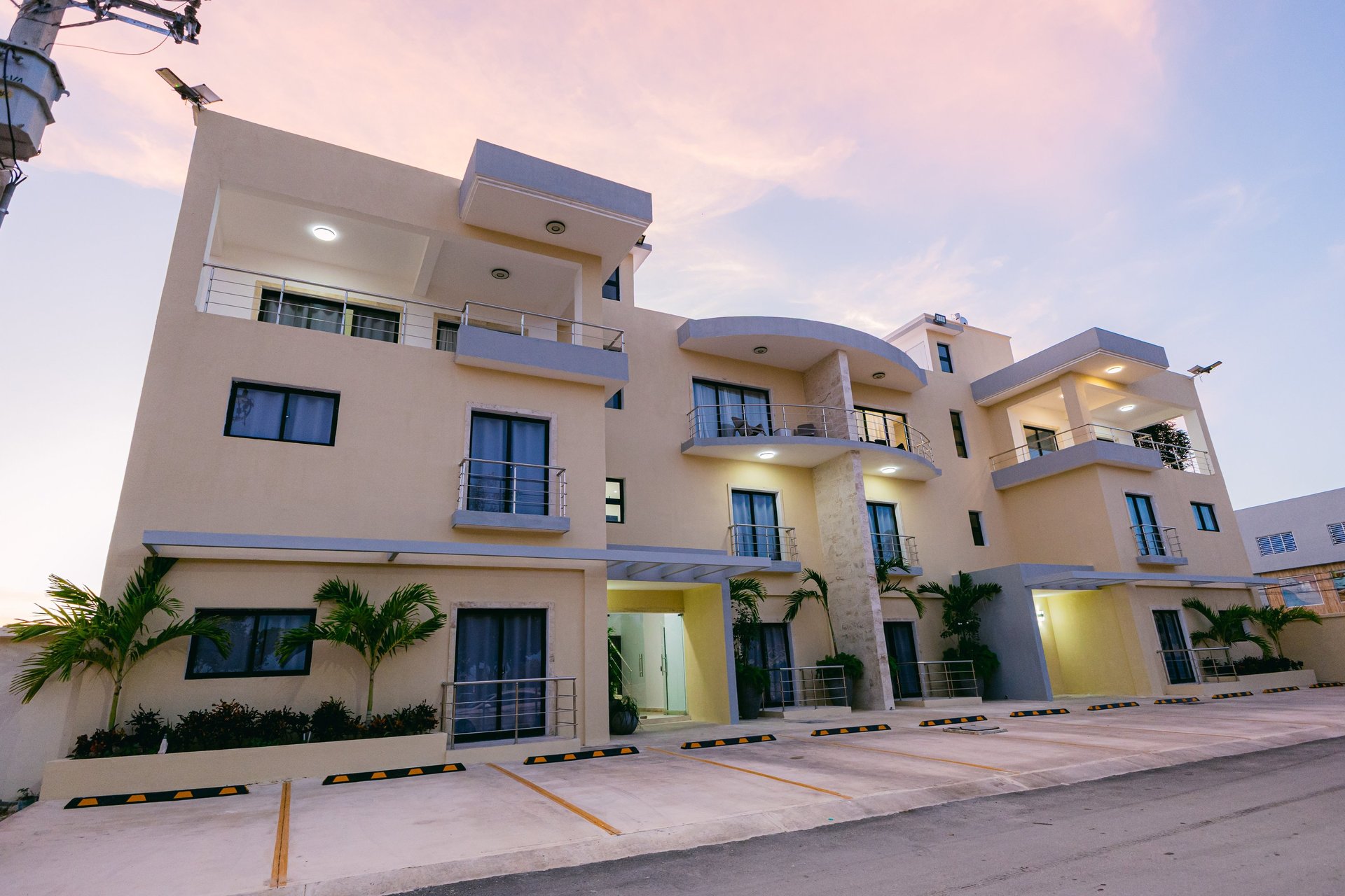 black and white bed linen