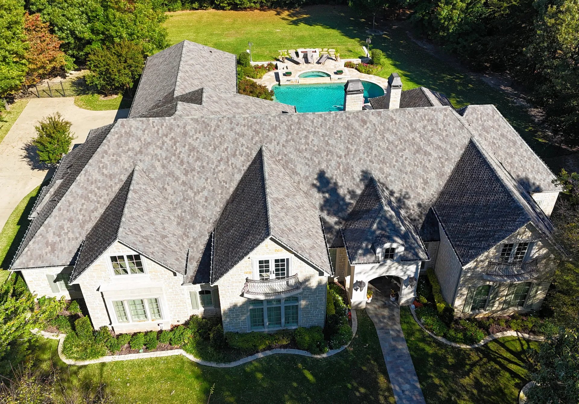 black and white bed linen