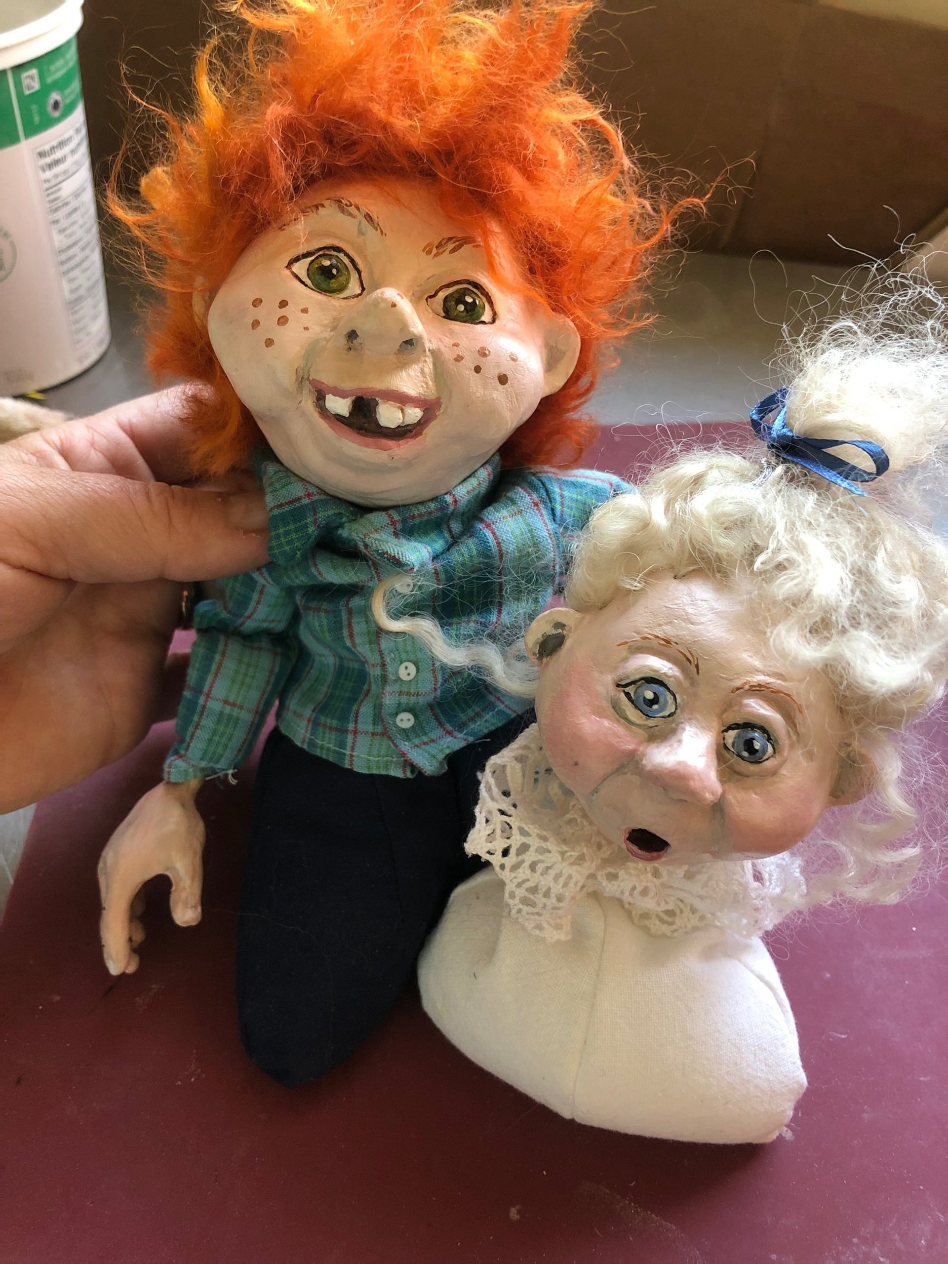 gray computer monitor