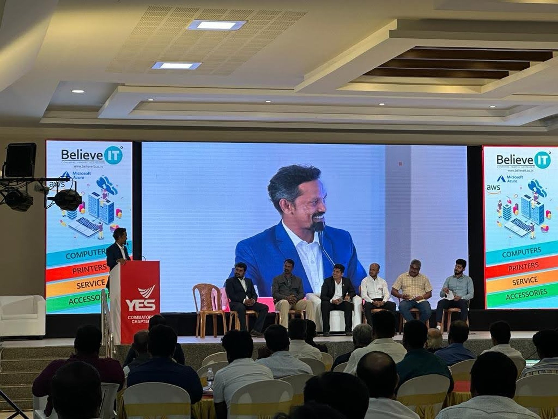 gray computer monitor