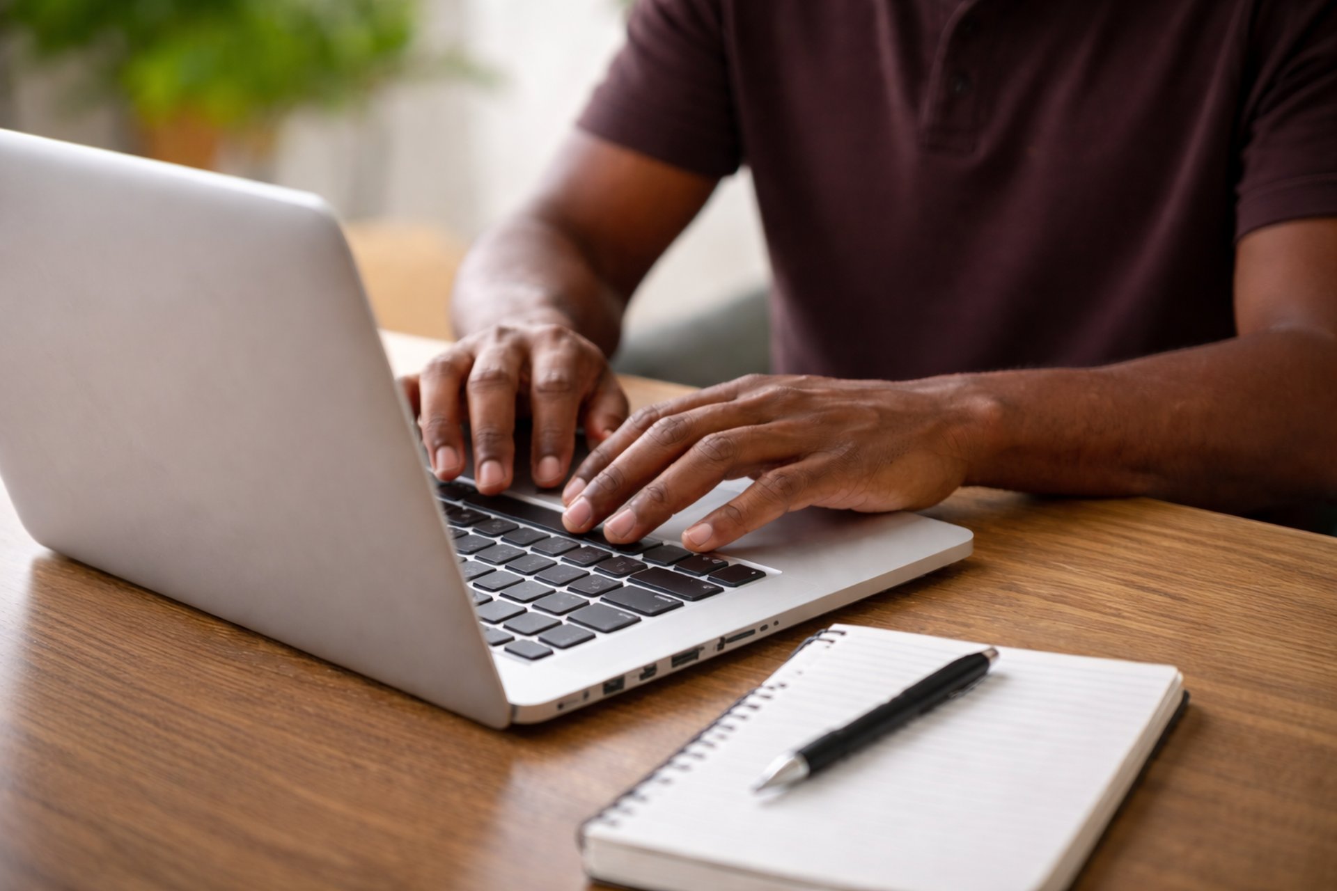 gray computer monitor