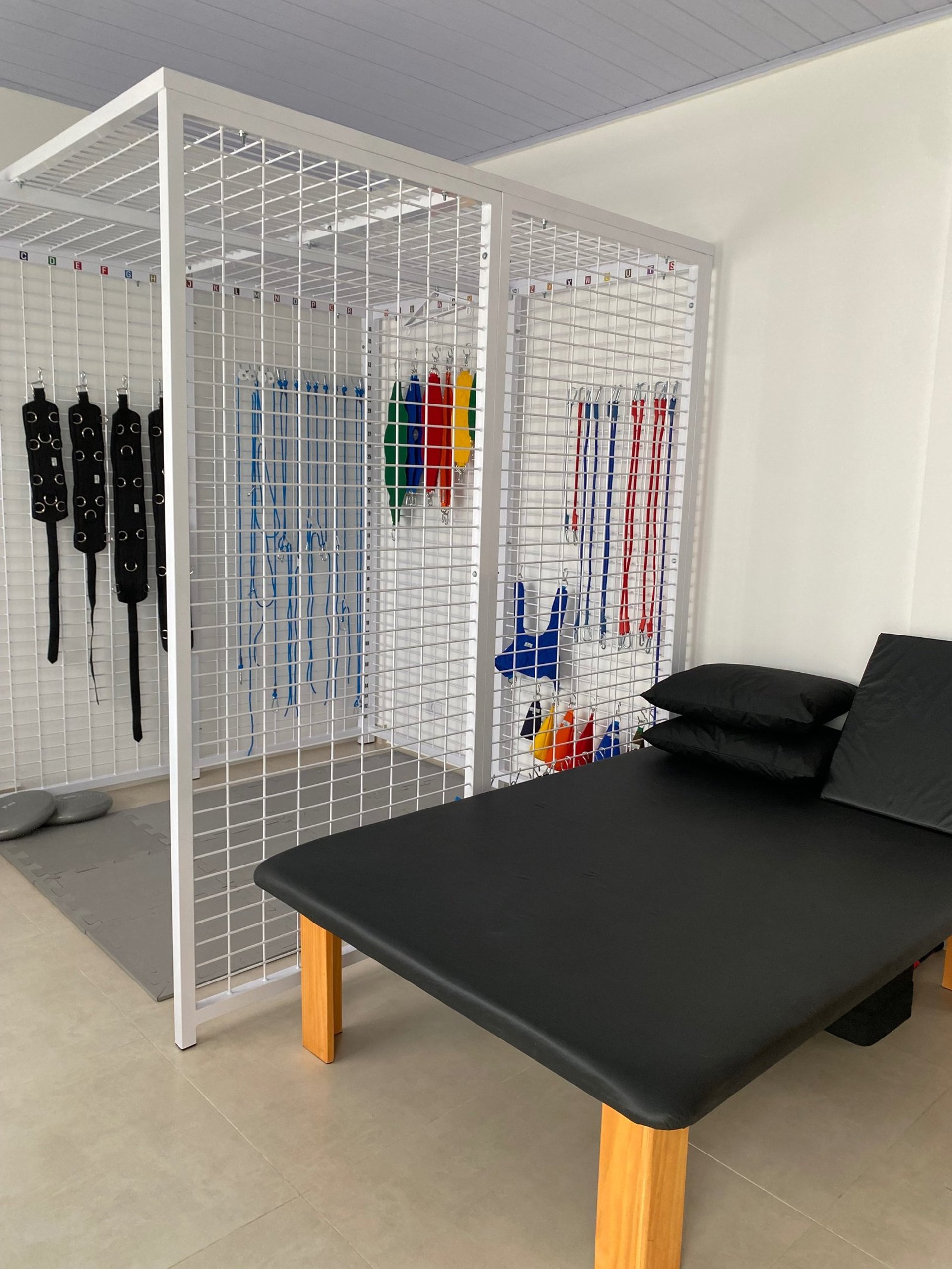 black and white bed linen