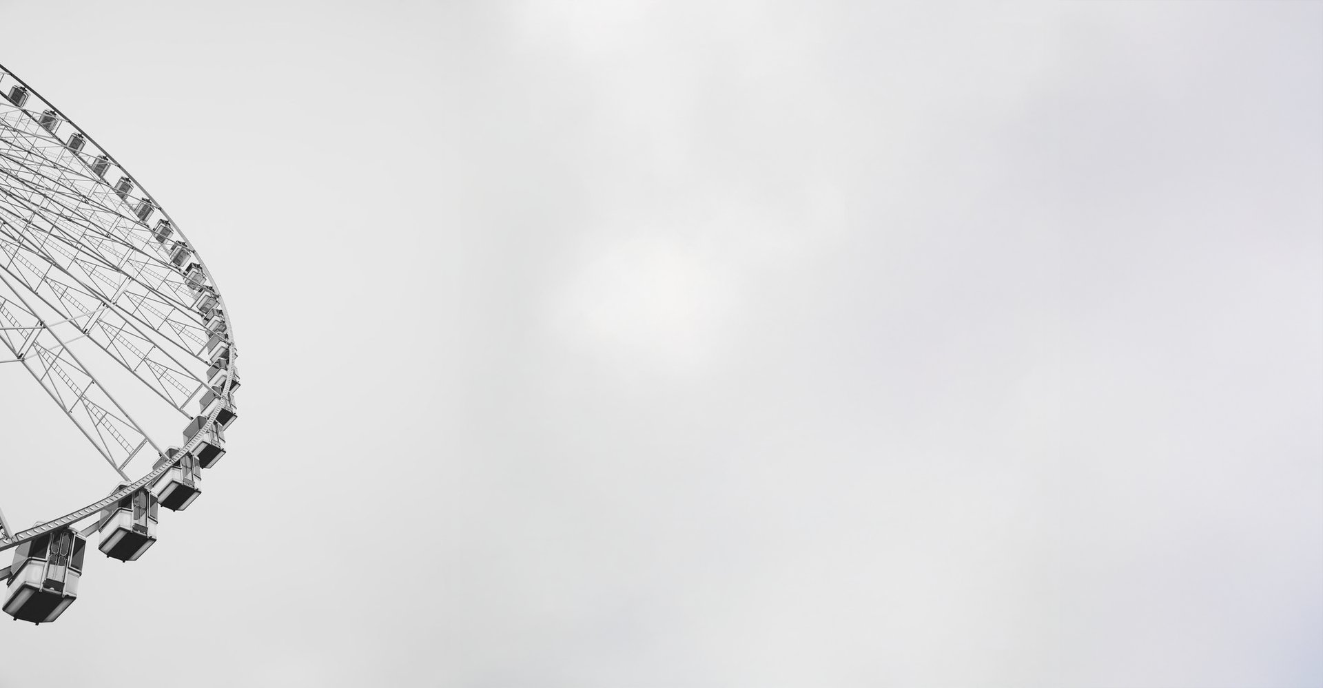 gray computer monitor