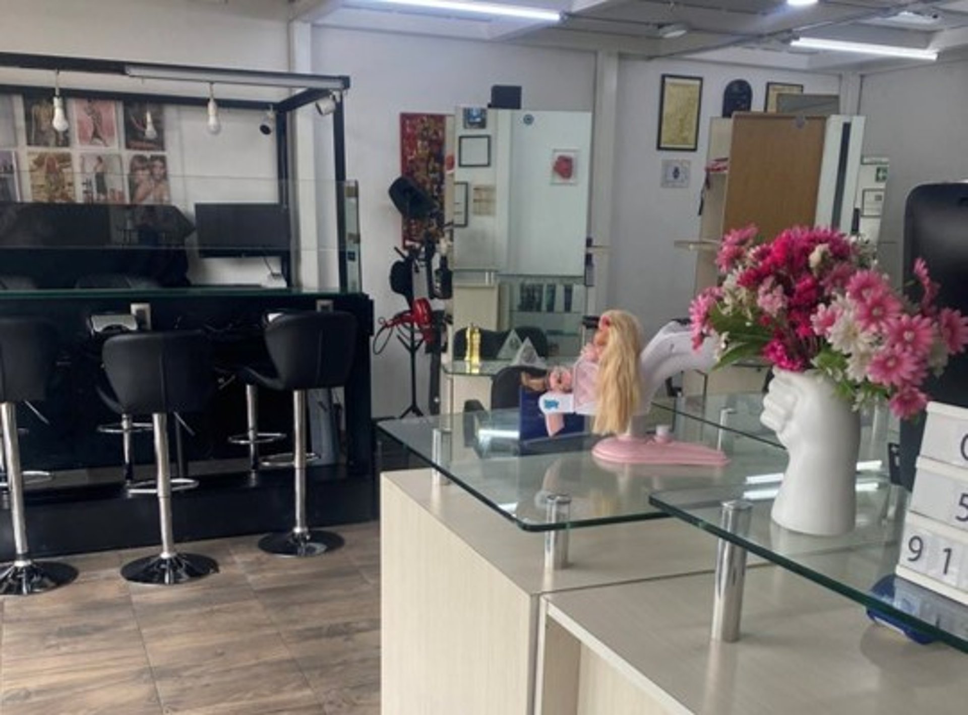 black and white bed linen