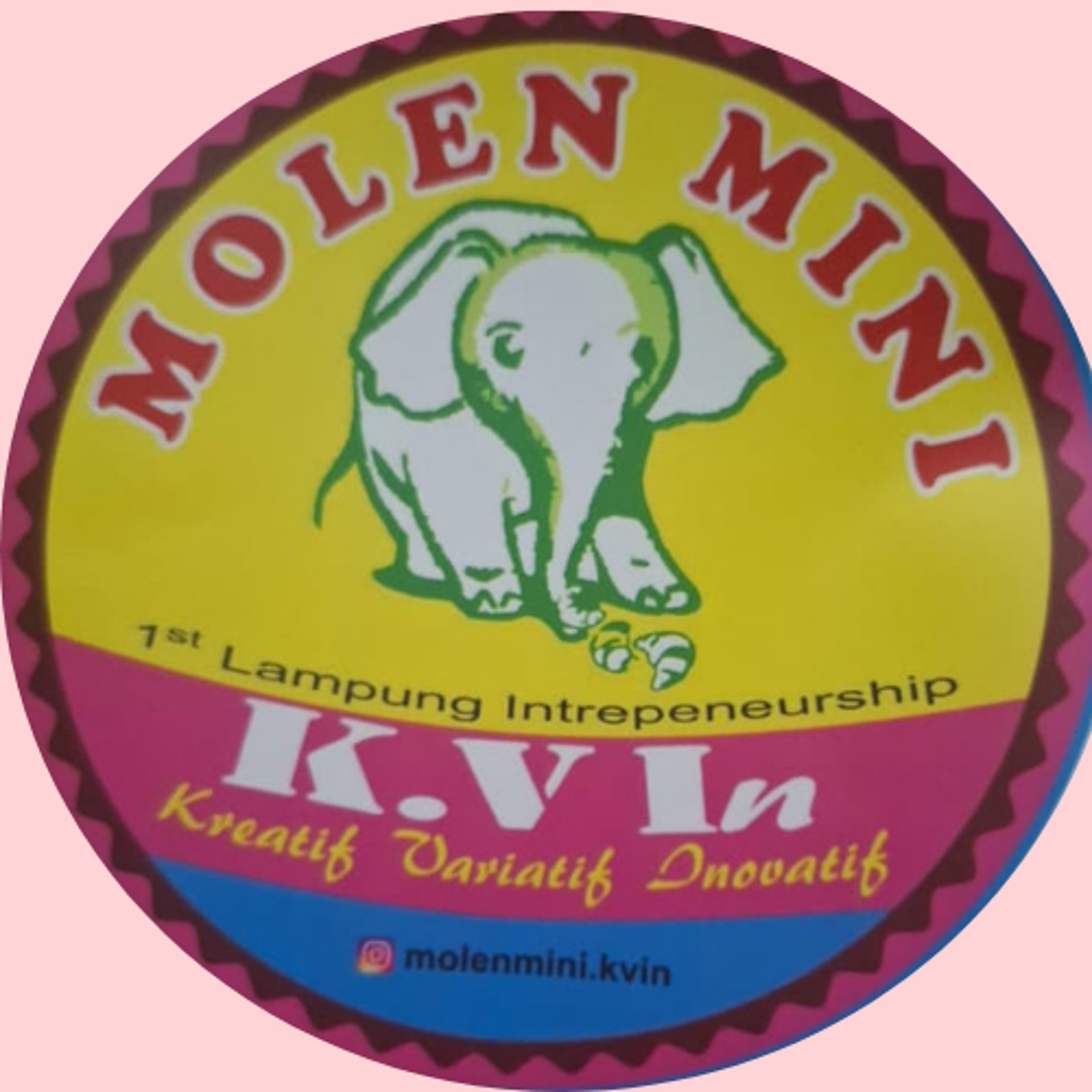 gray computer monitor