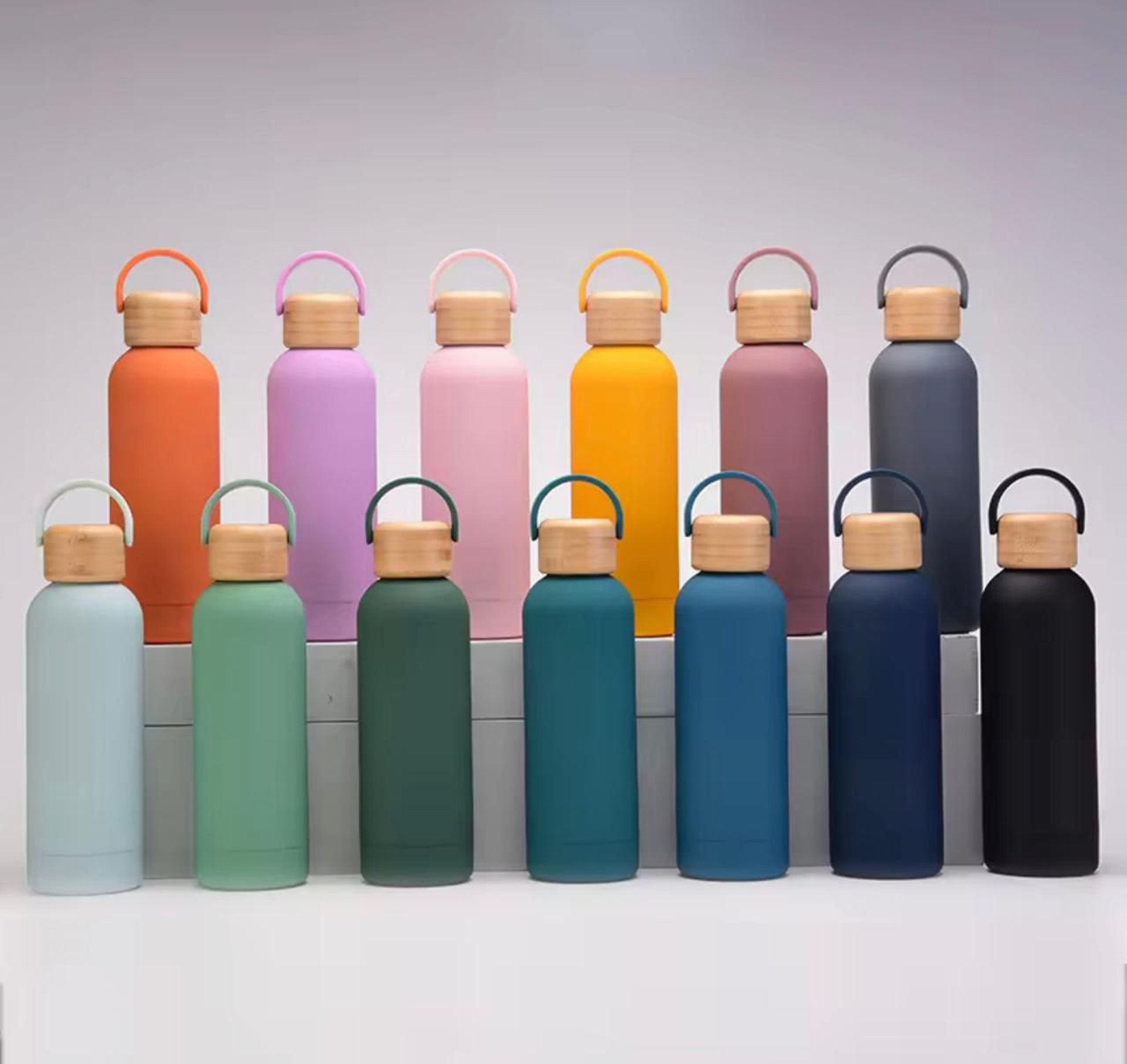 gray computer monitor