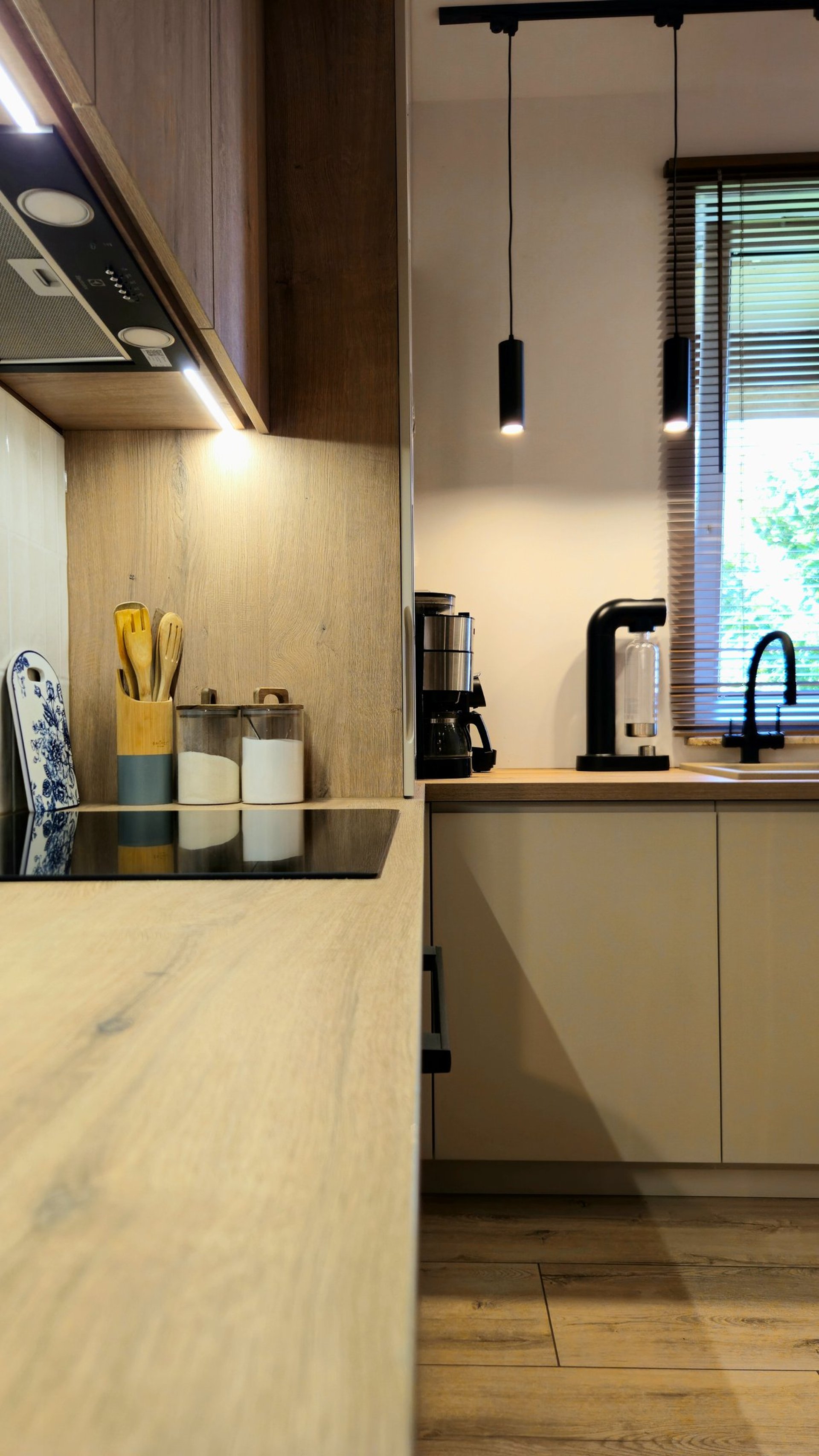 black and brown leather padded tub sofa