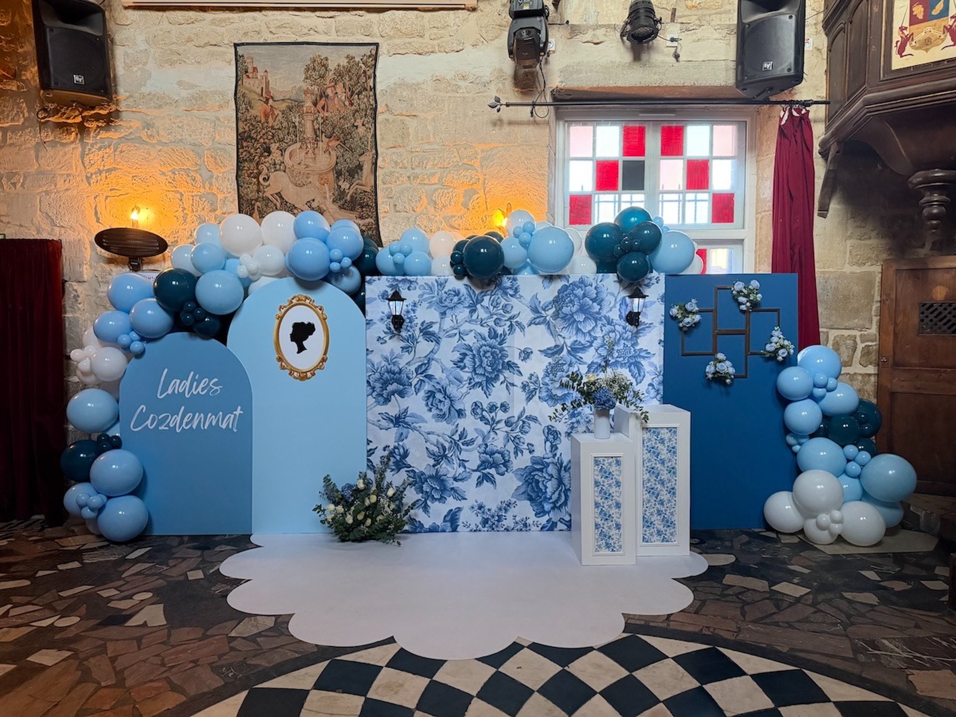 black and white bed linen