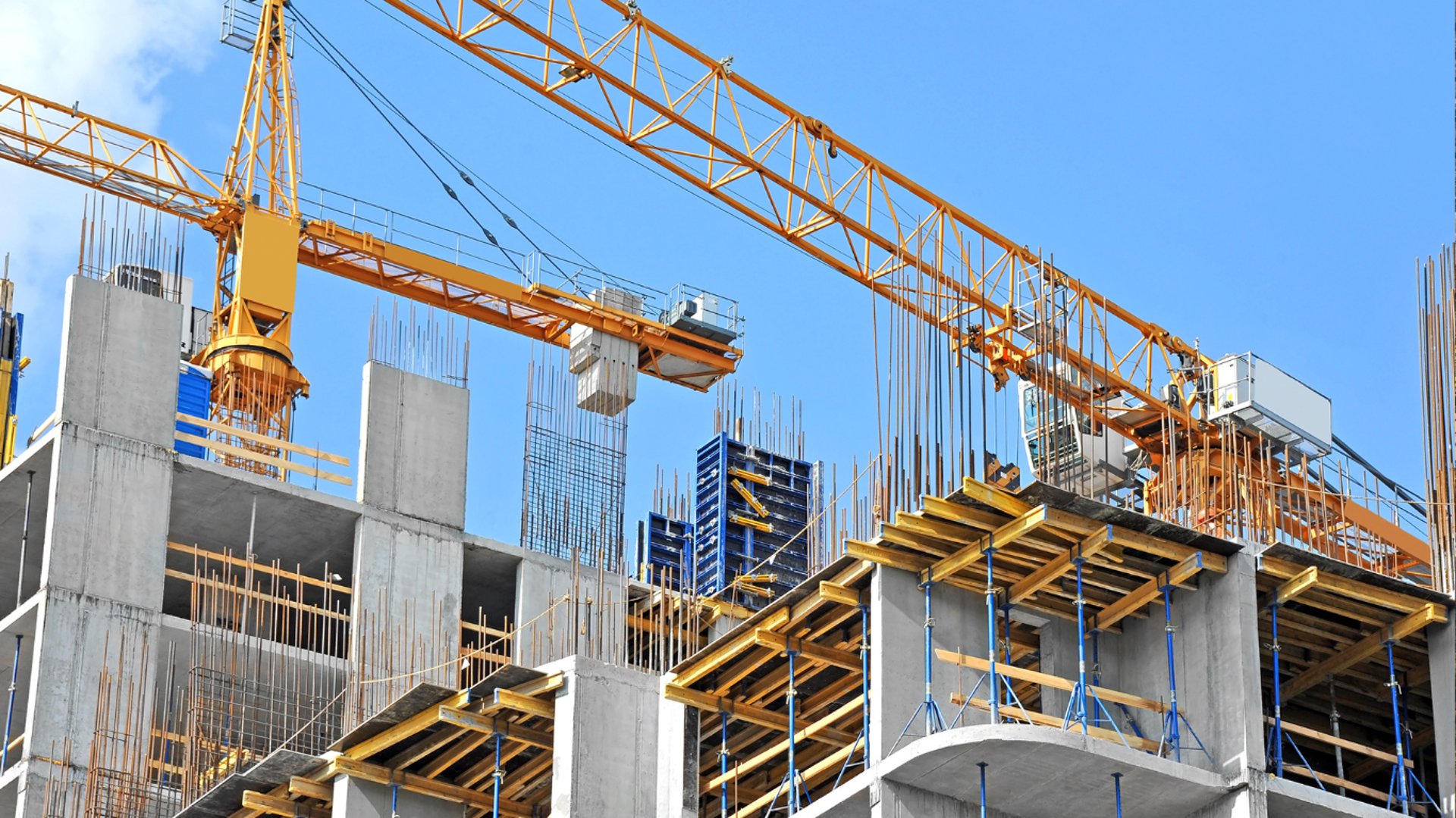 black and white wooden table and chairs