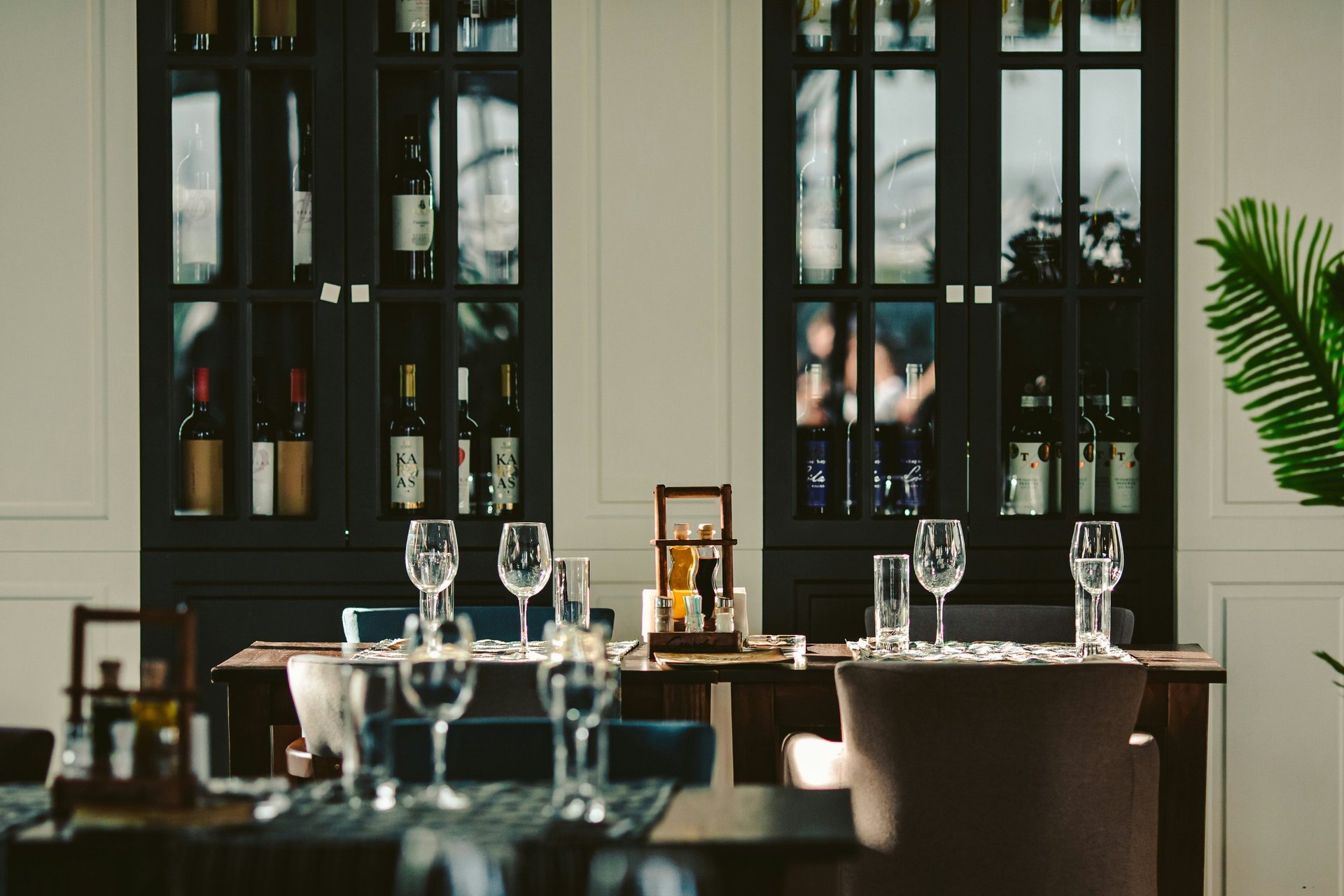 black and white bed linen