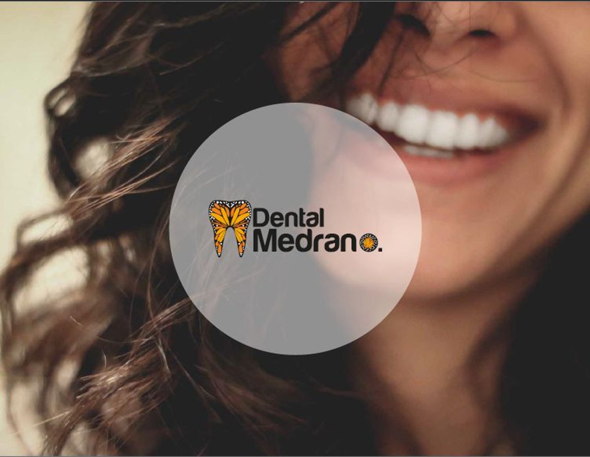 gray computer monitor