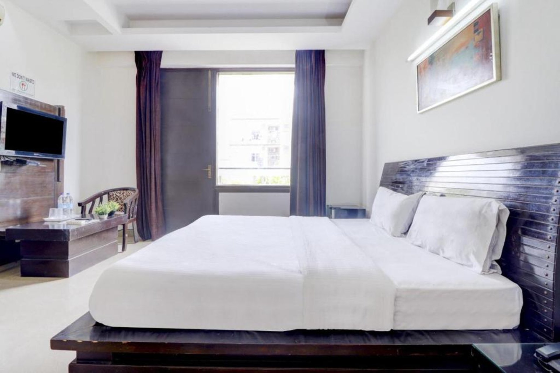 black and white bed linen