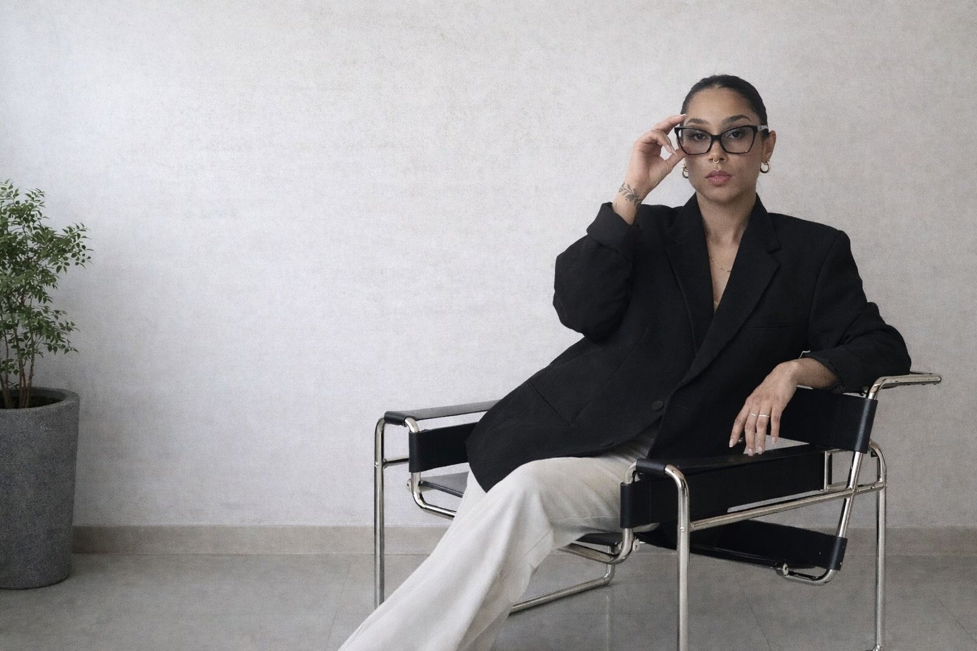 black and white bed linen