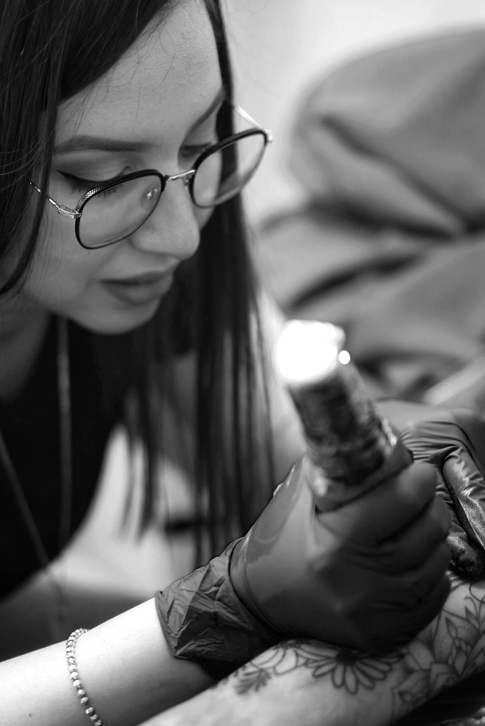 black and white bed linen