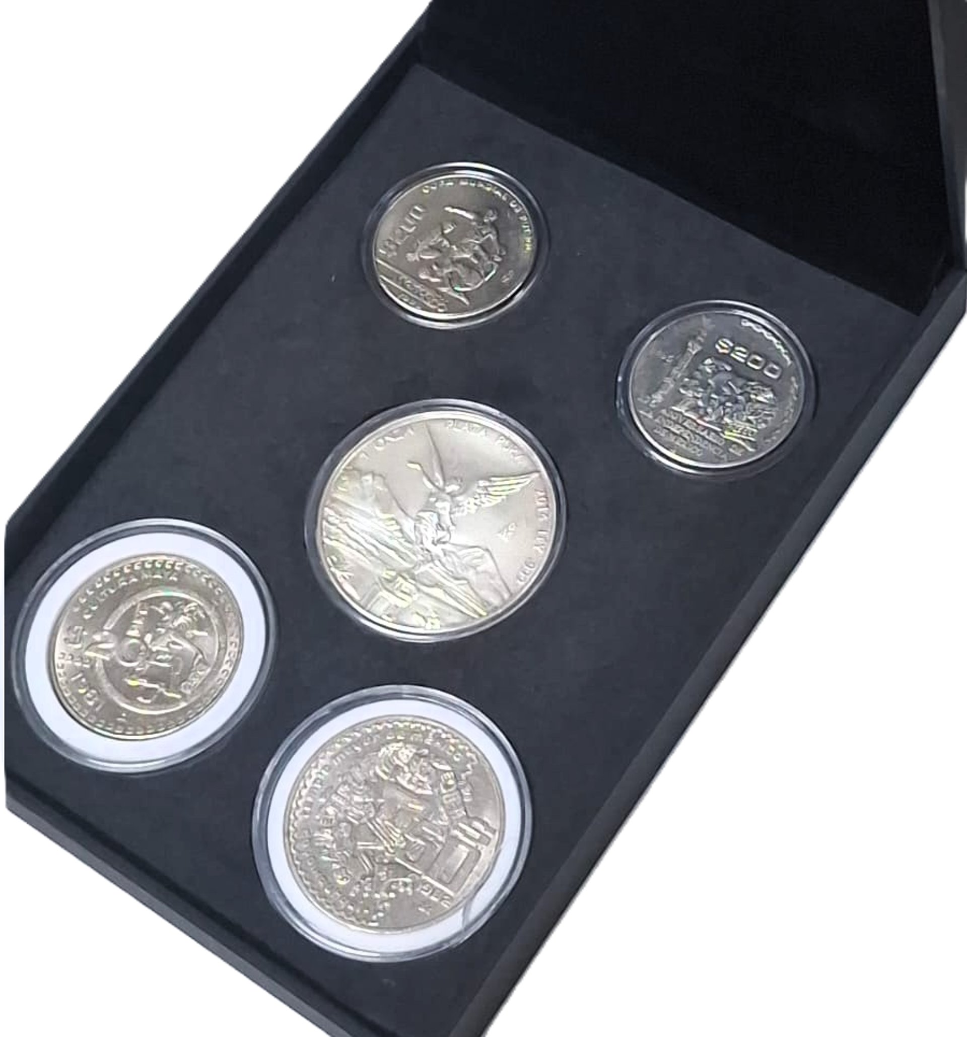 black and white bed linen