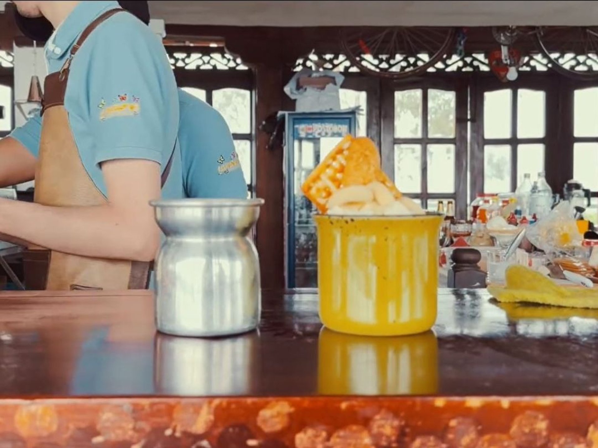 black and white bed linen