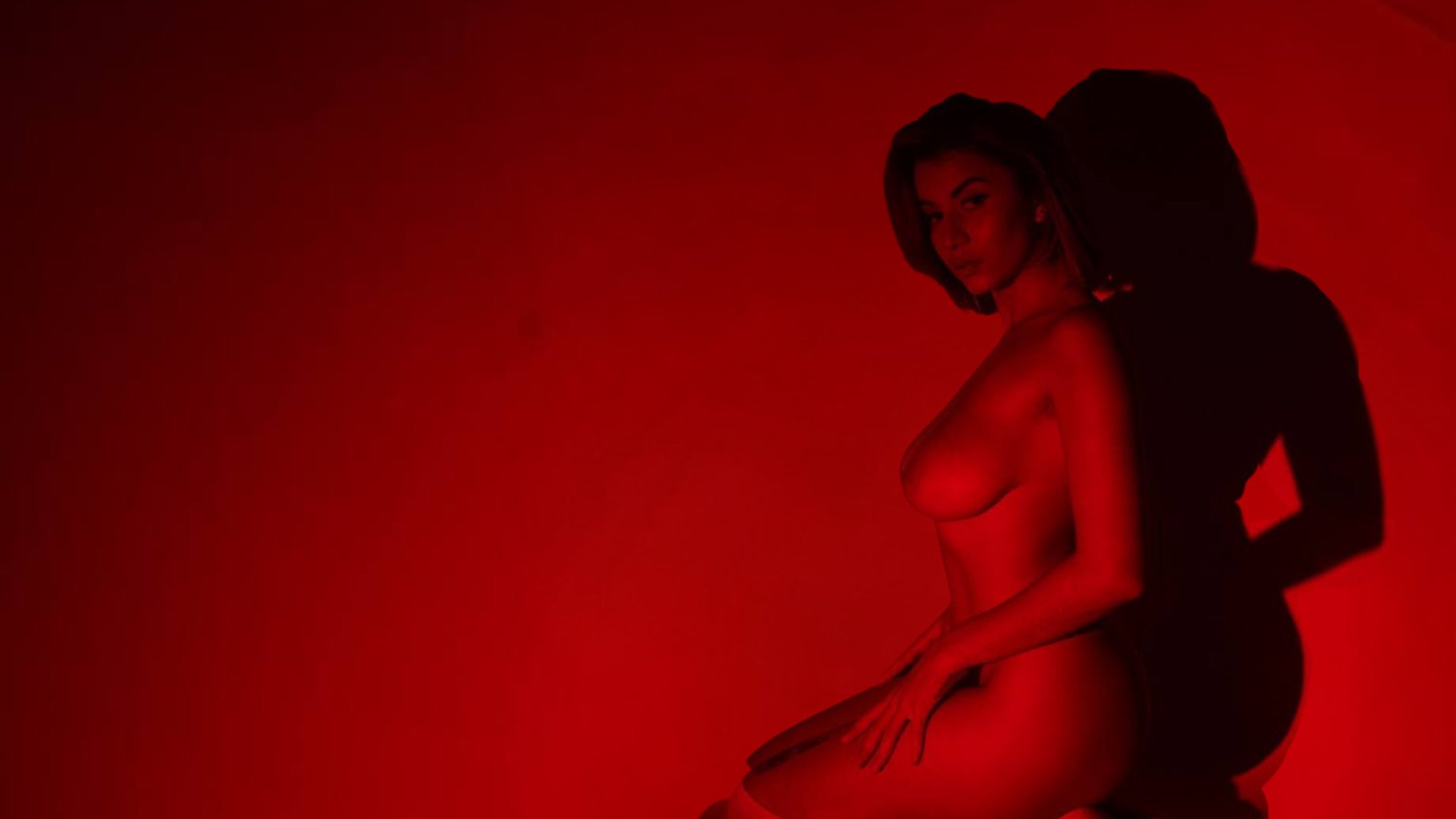 black and white bed linen