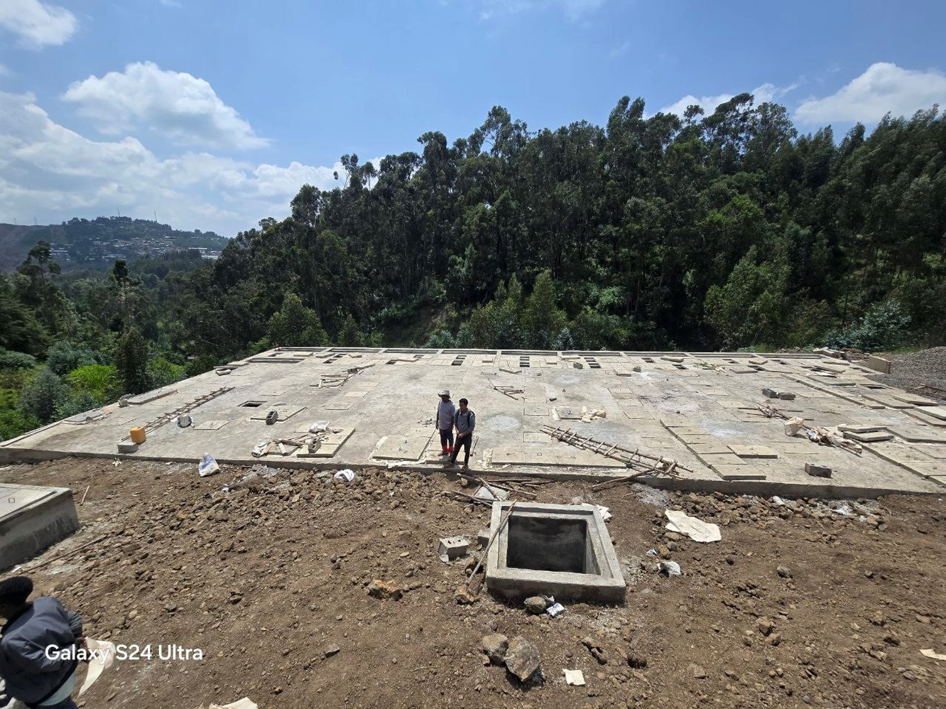 black and white bed linen