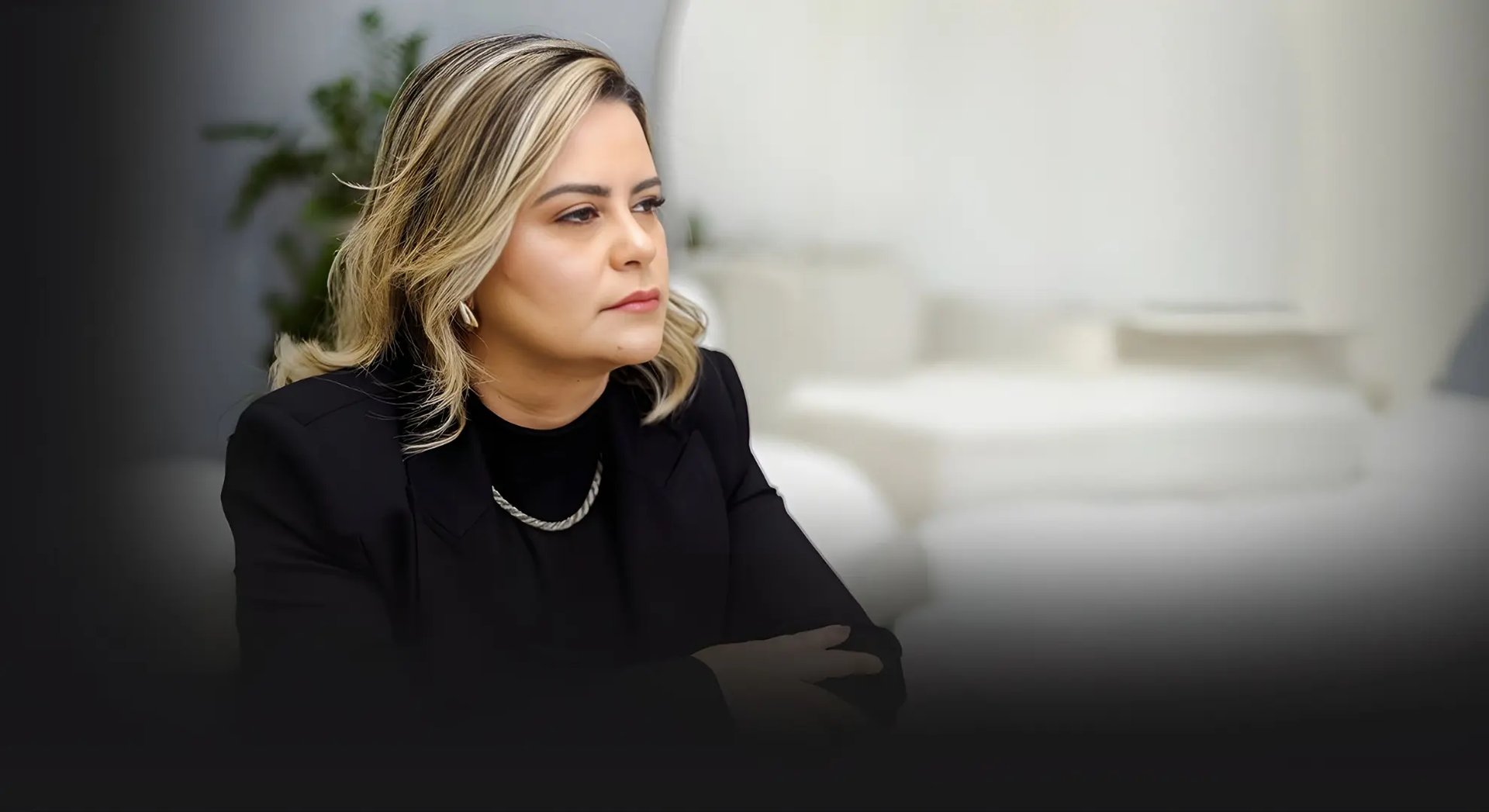 Dra Renata Chaves especialista em implantes dentários em Itaobim e região MG