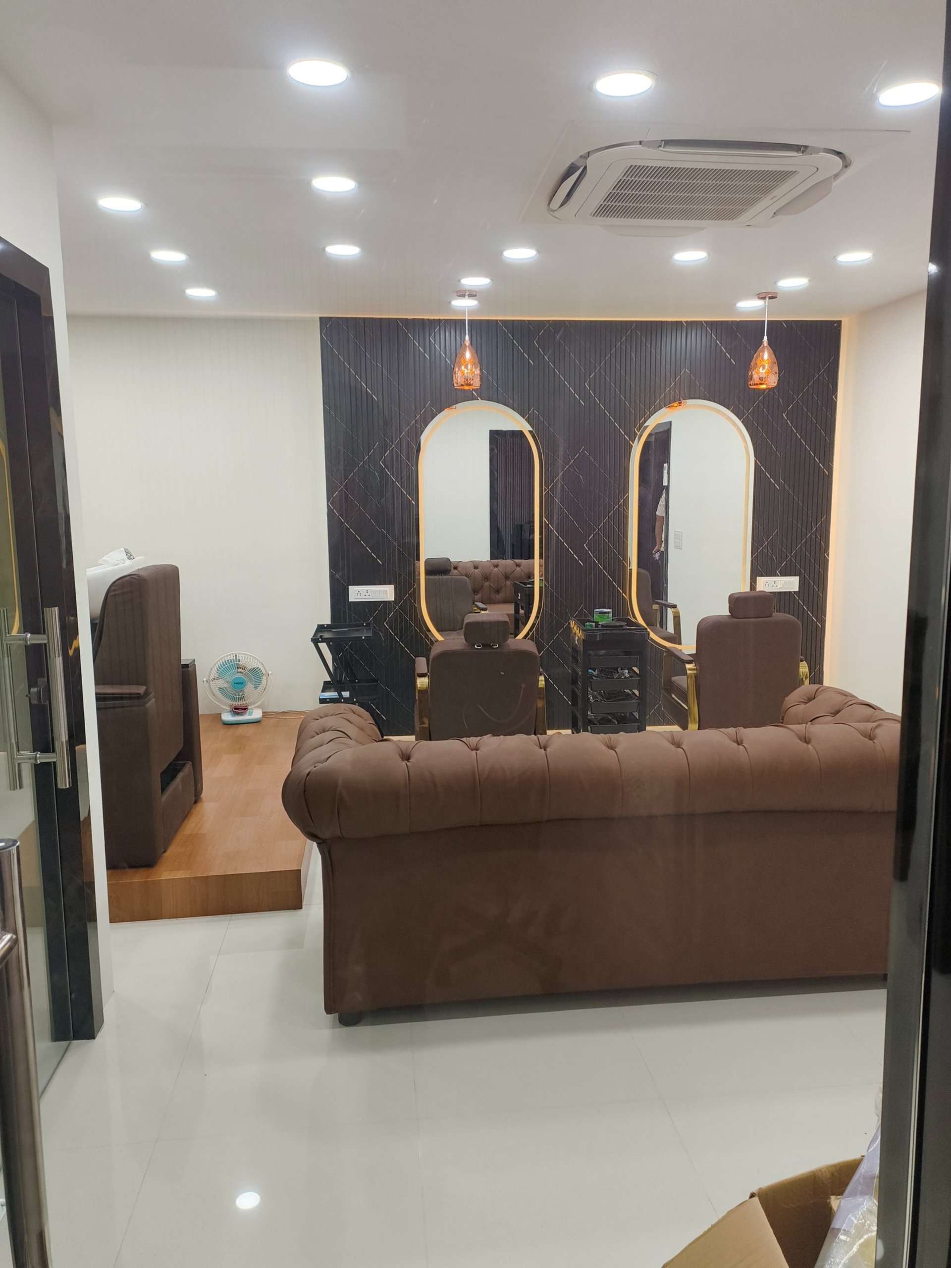 black and white bed linen