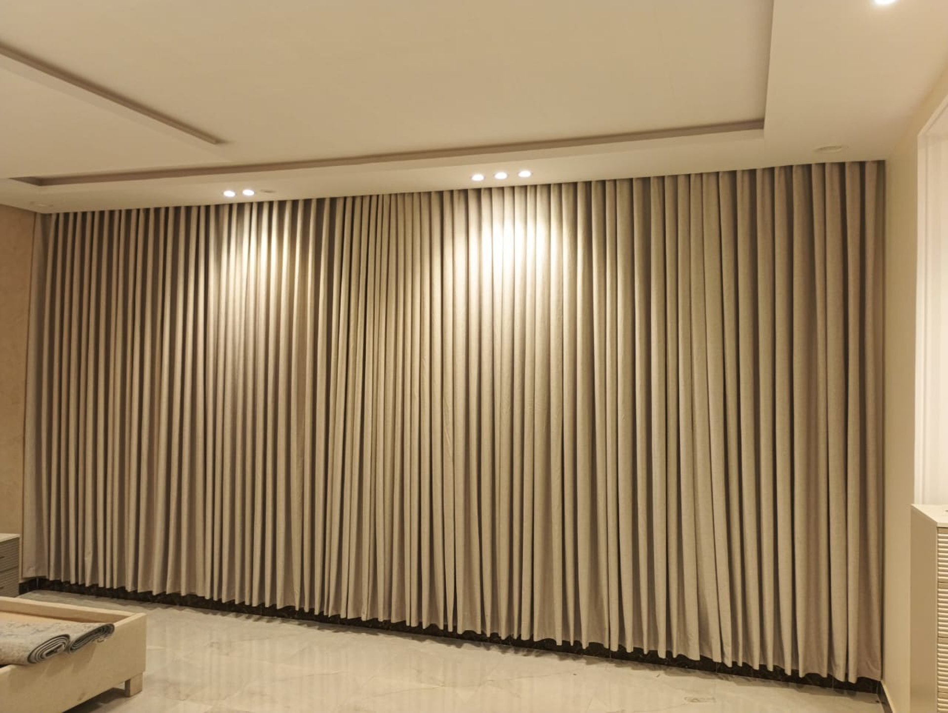 black and white bed linen