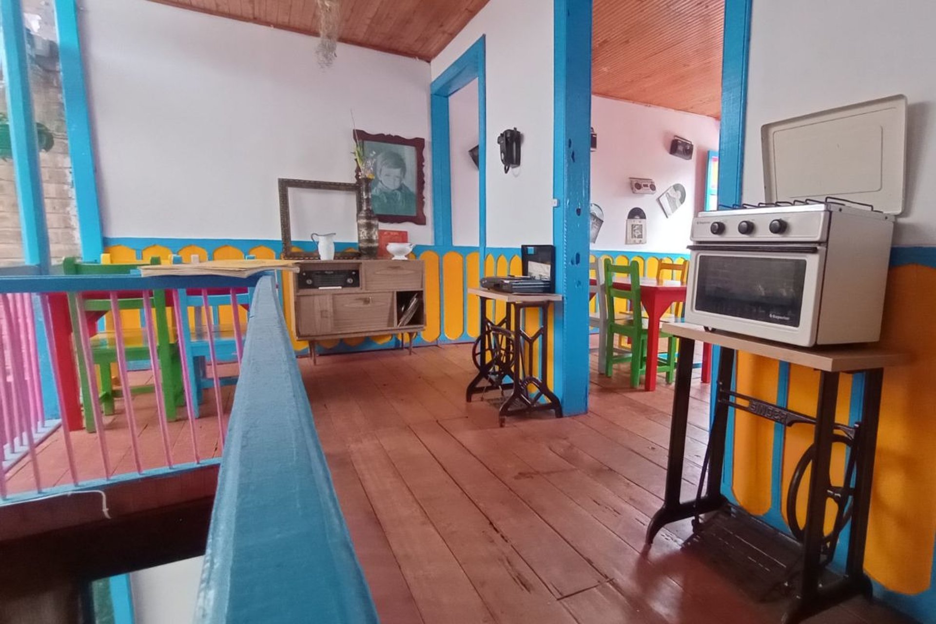 black and white bed linen