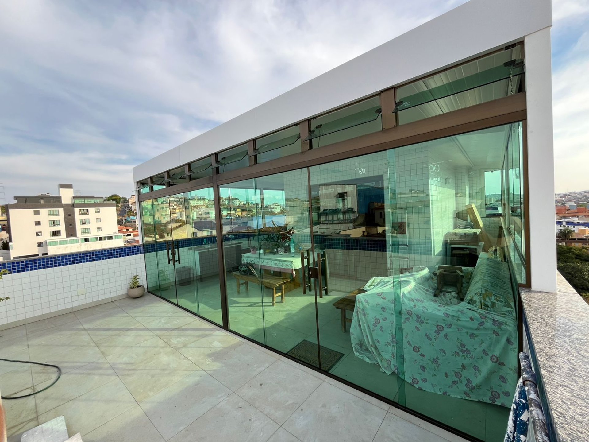 black and brown leather padded tub sofa